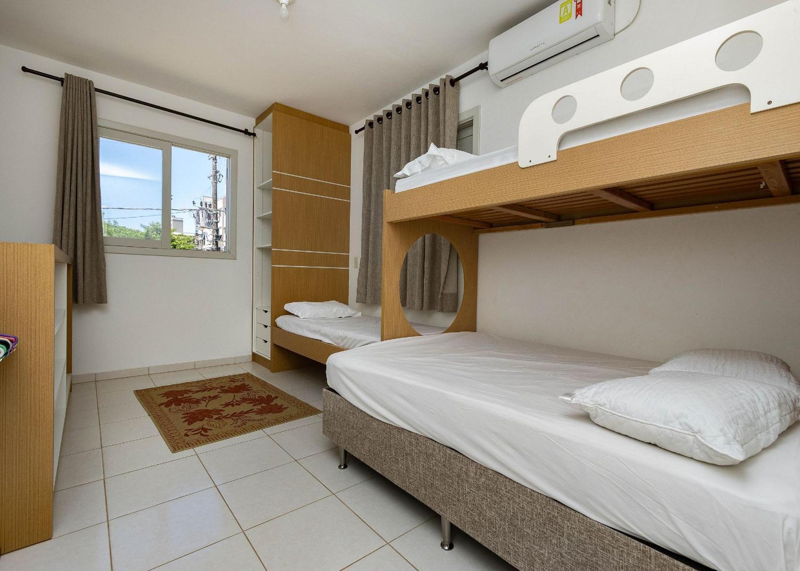 Casa de férias ampla e confortável a 200 metros da Praia de Mariscal/Canto Grande – Ideal para famílias e grupos