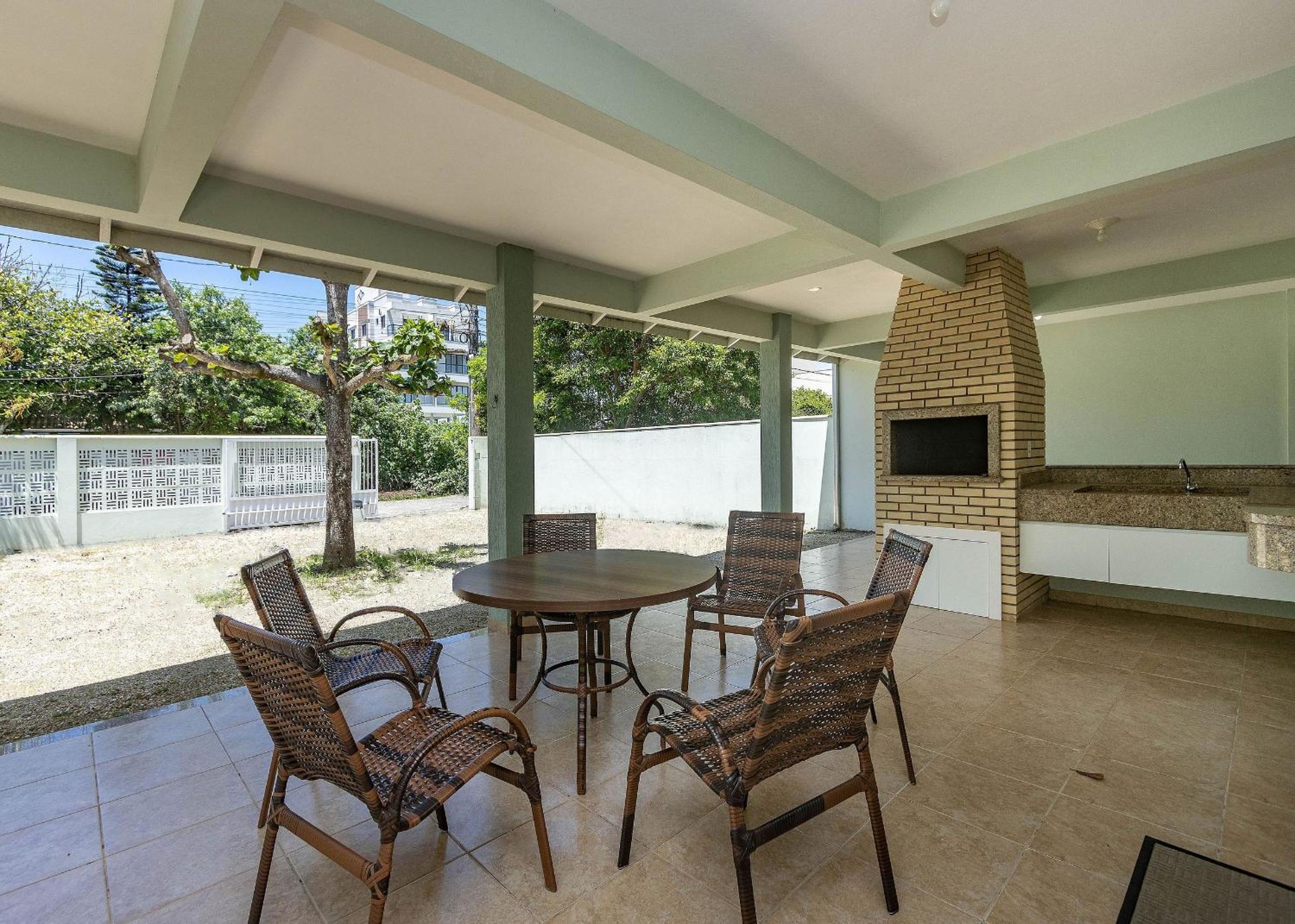 Casa de férias ampla e confortável a 200 metros da Praia de Mariscal/Canto Grande – Ideal para famílias e grupos