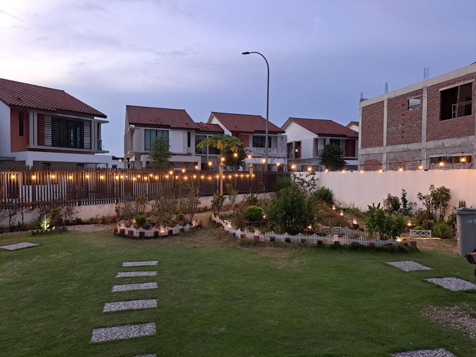 E&H Homestay Corner Lot Bandar Dato Onn
