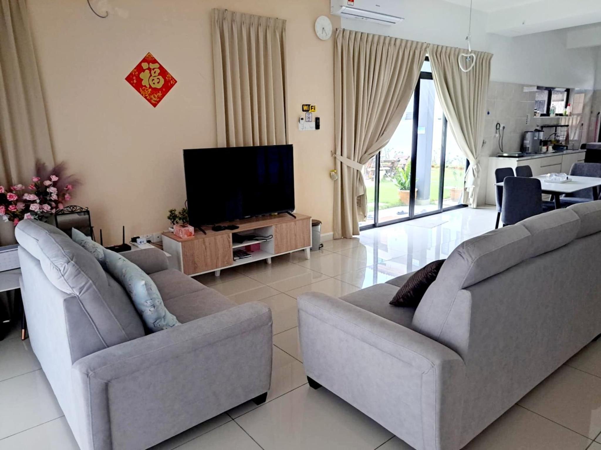 E&H Homestay Corner Lot Bandar Dato Onn