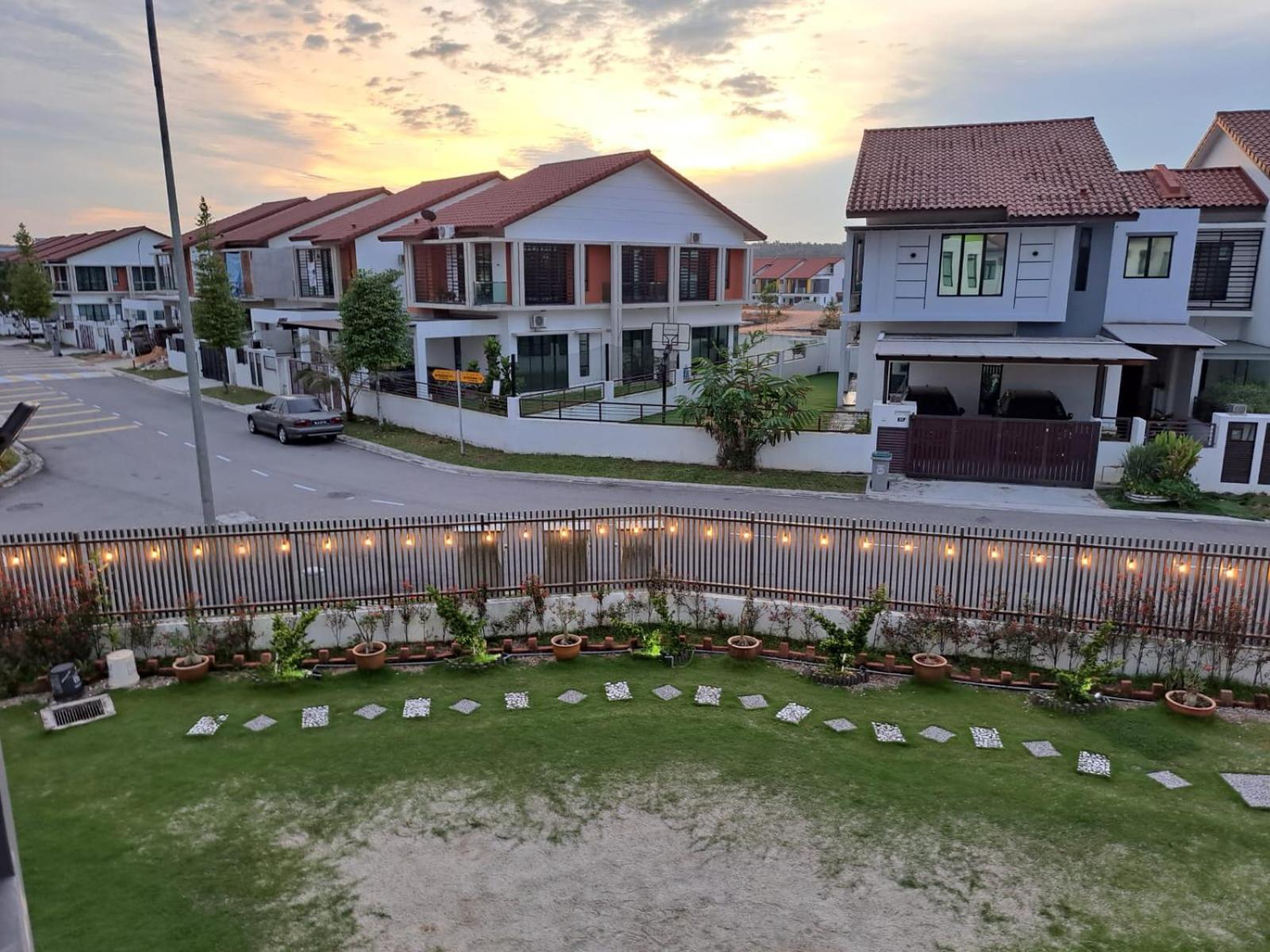 E&H Homestay Corner Lot Bandar Dato Onn