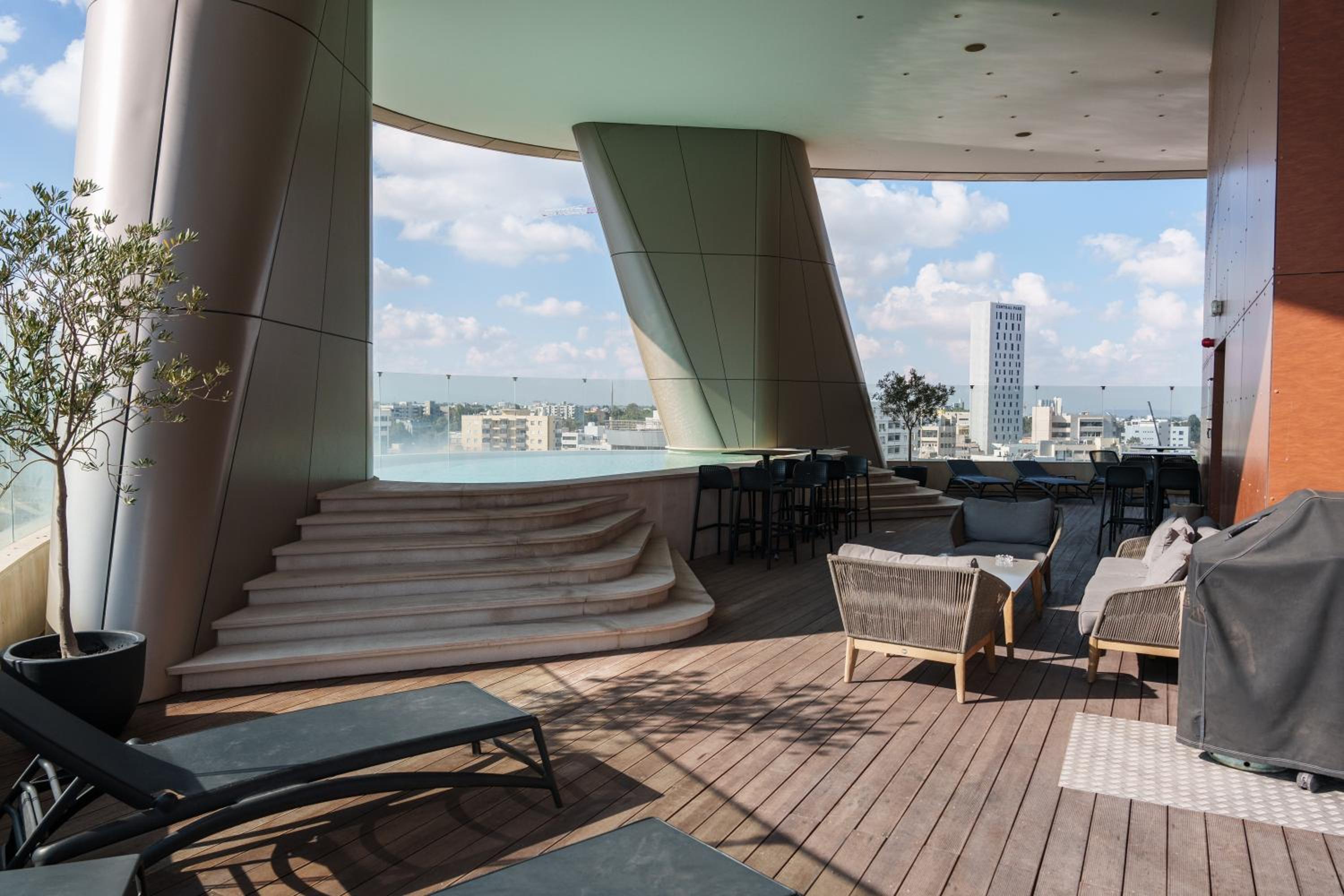 360 Sky Residence, Gym & Pool - 26th Floor