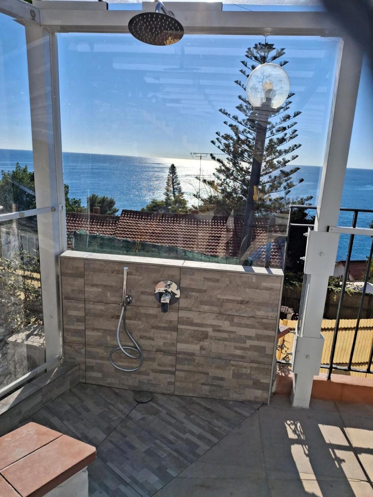 Villa del Mare Ligure Terme & SPA Piscina a 37 gradi photo 1