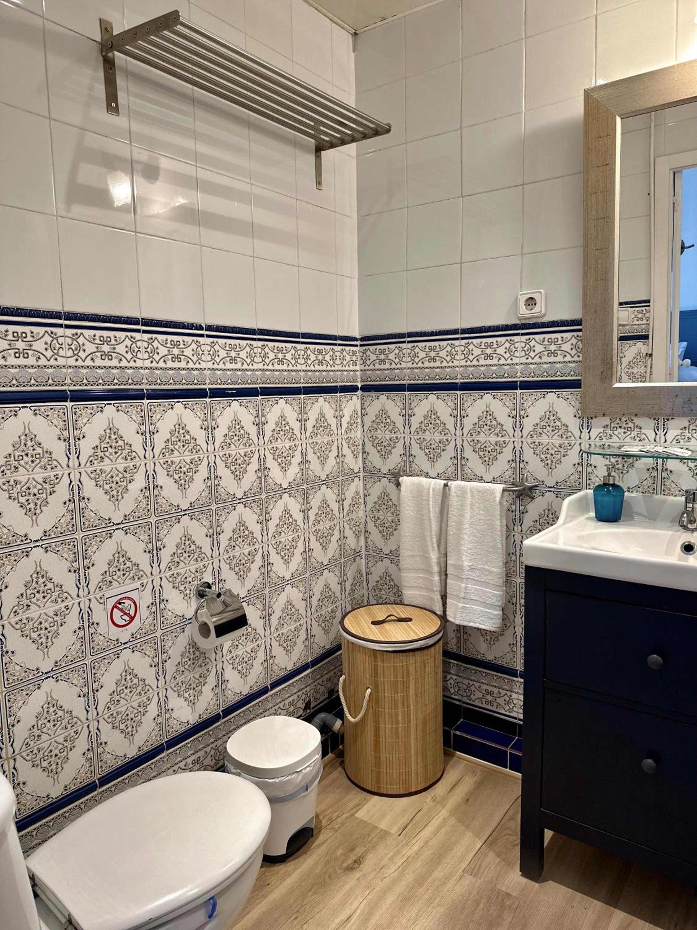 Casa Consell Gran Via, Guest House