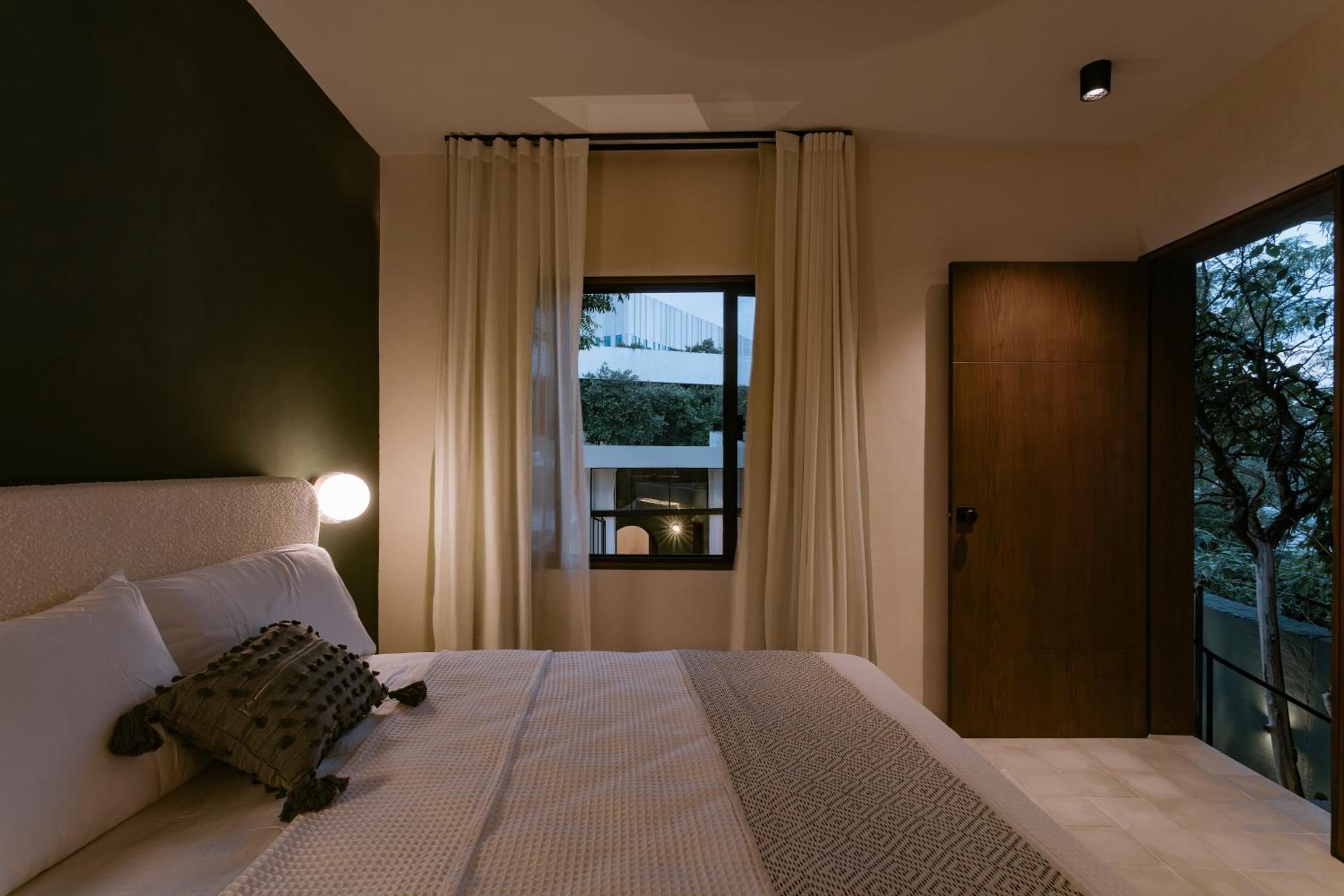 Casa Armonela, 5 minutes from Paseo Montejo view 3