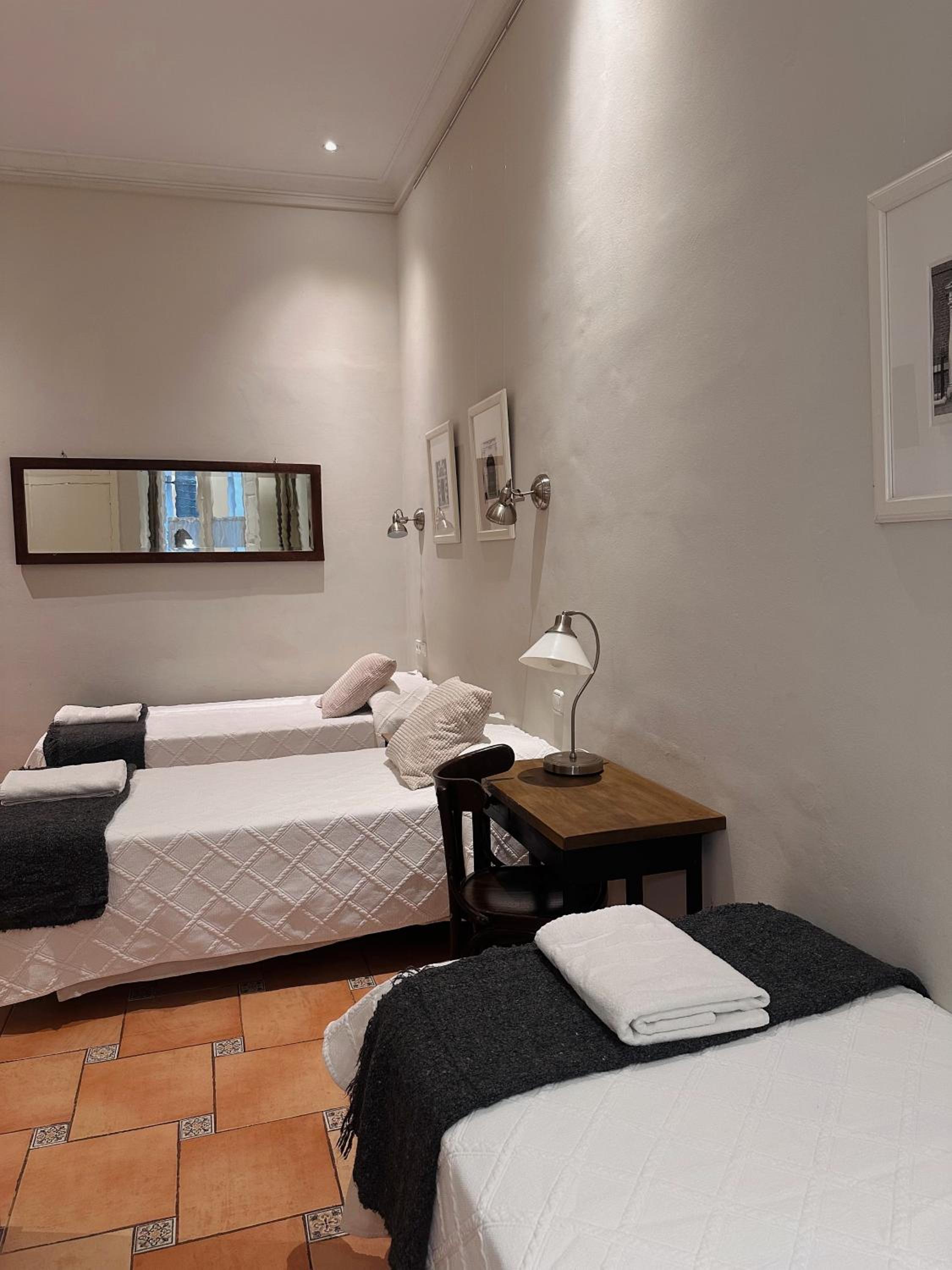 Casa Consell Gran Via, Guest House