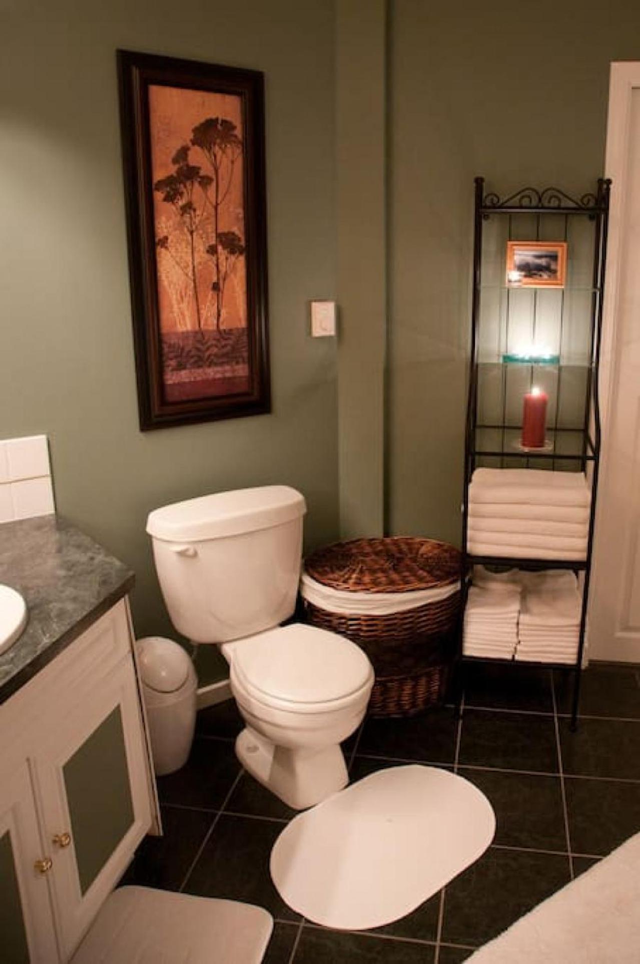 Oceanview Guest Suite with Large 2 Person Soaker Tub