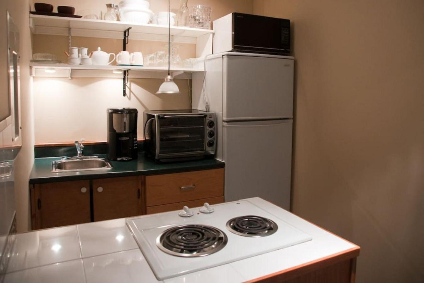 Oceanview Guest Suite with Large 2 Person Soaker Tub