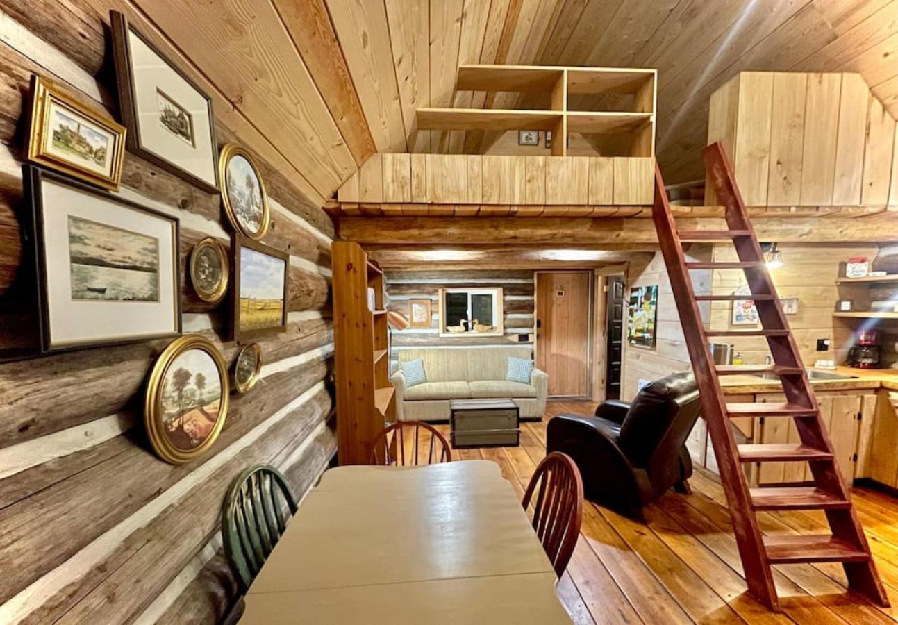 Slow-Go Log Cabin with Cozy Woodstove and Sauna