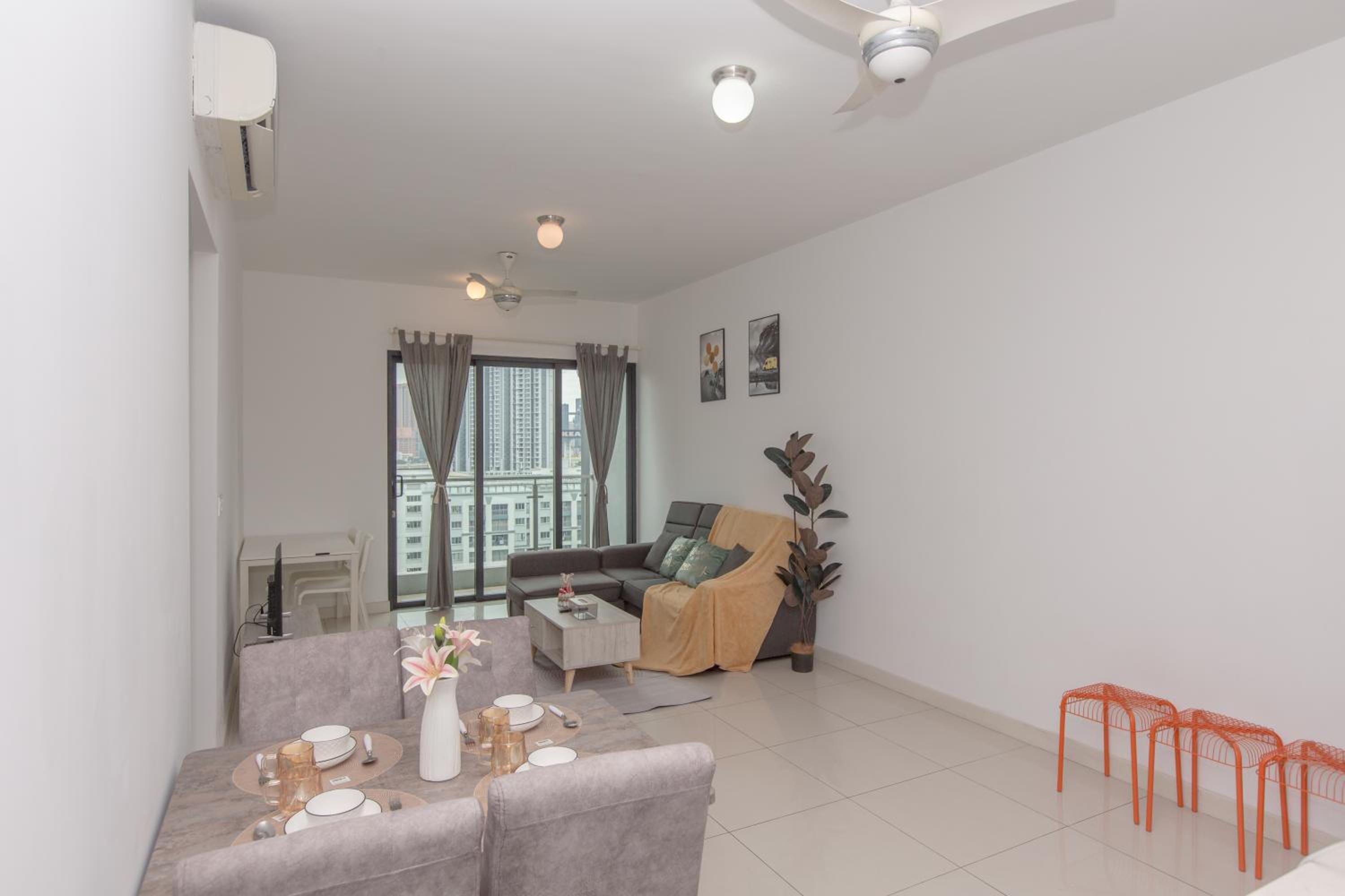 V Residence at Sunway Velocity by MY TRIP & MY STAY