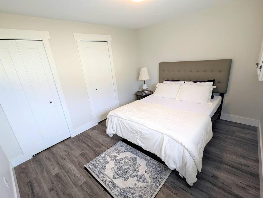 New & Bright unit in Beautiful Quispamsis