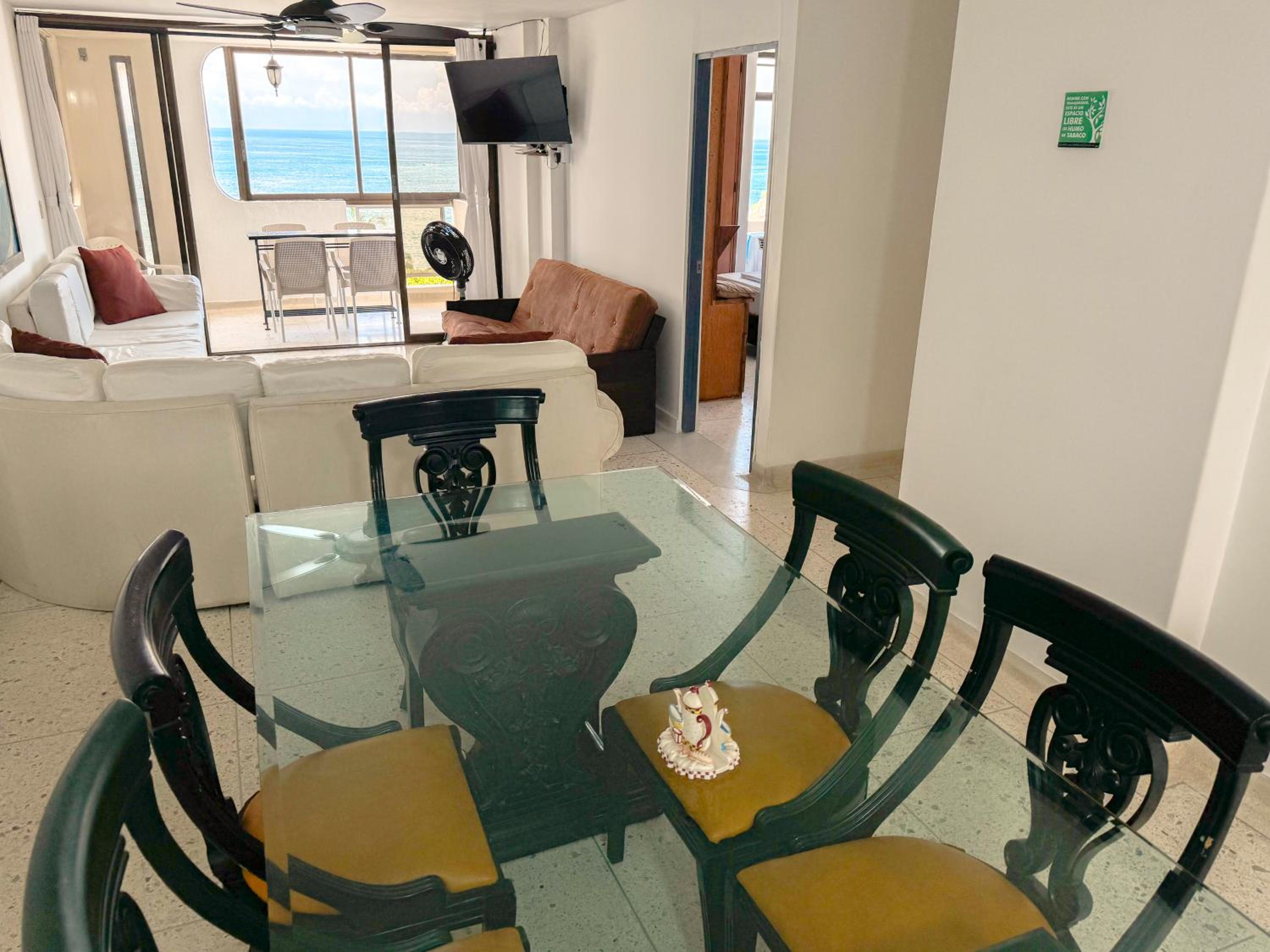 Apartamentos con vista al mar Rodamar, Bedviajes
