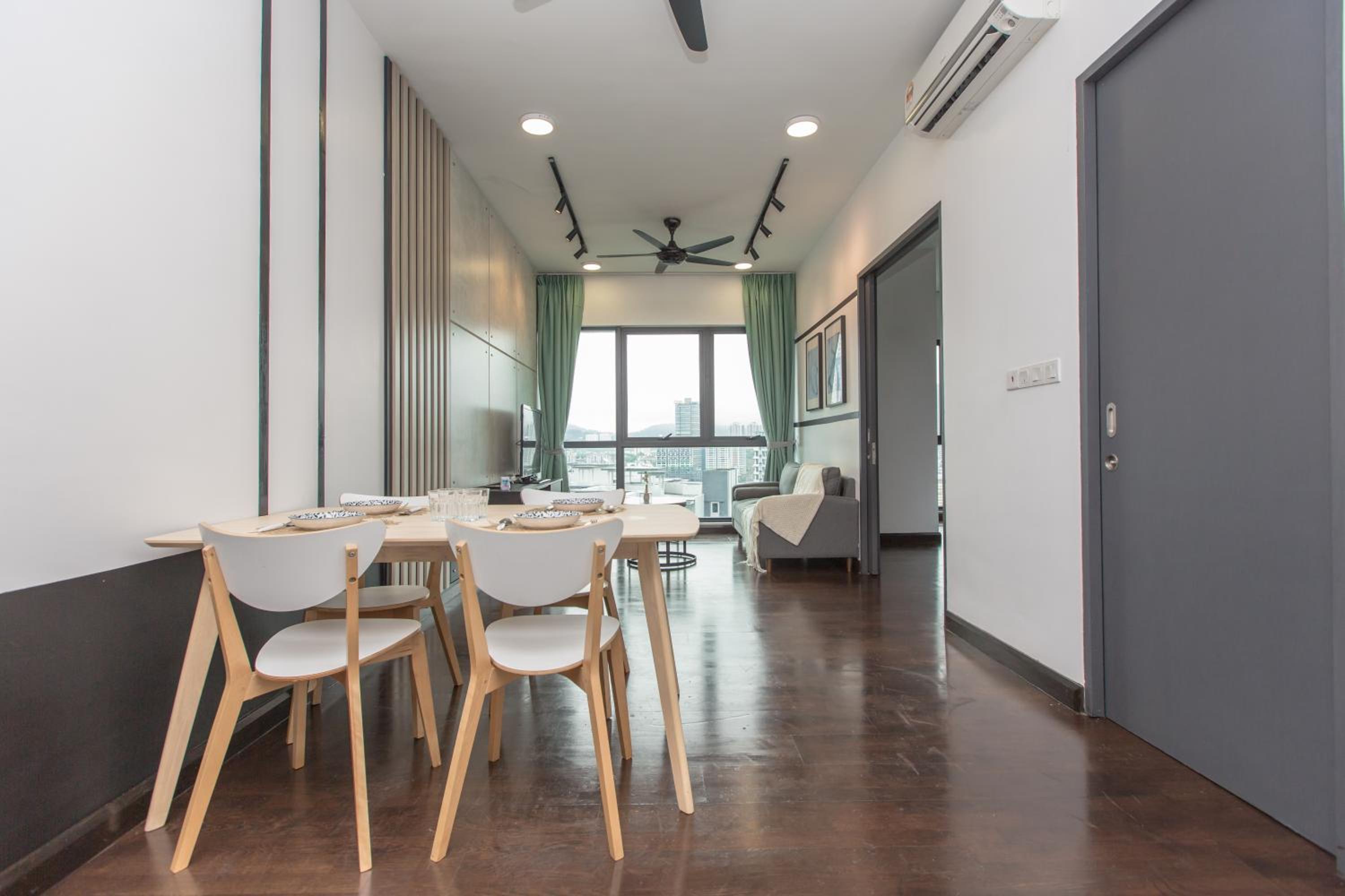 V Residence at Sunway Velocity by MY TRIP & MY STAY