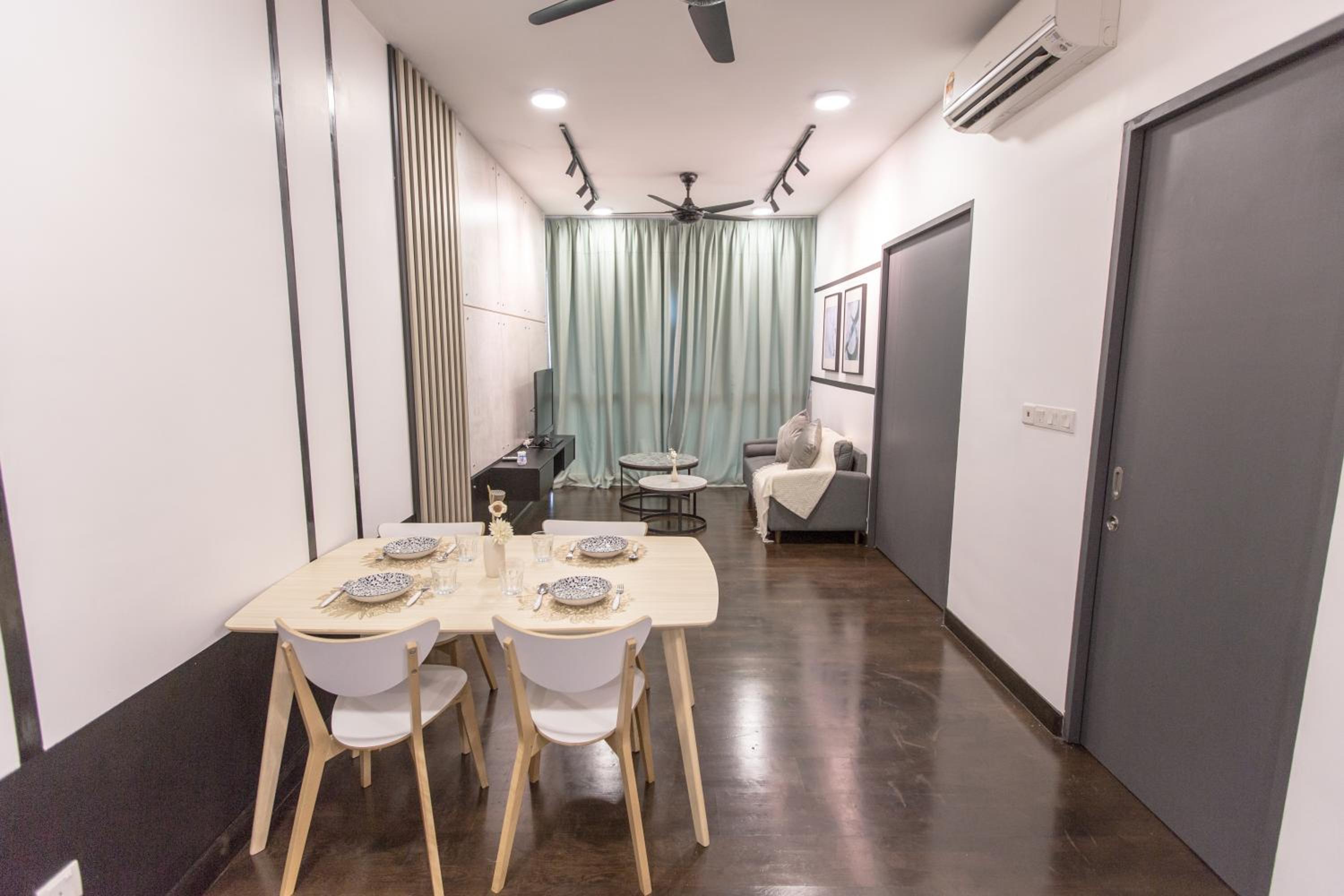 V Residence at Sunway Velocity by MY TRIP & MY STAY