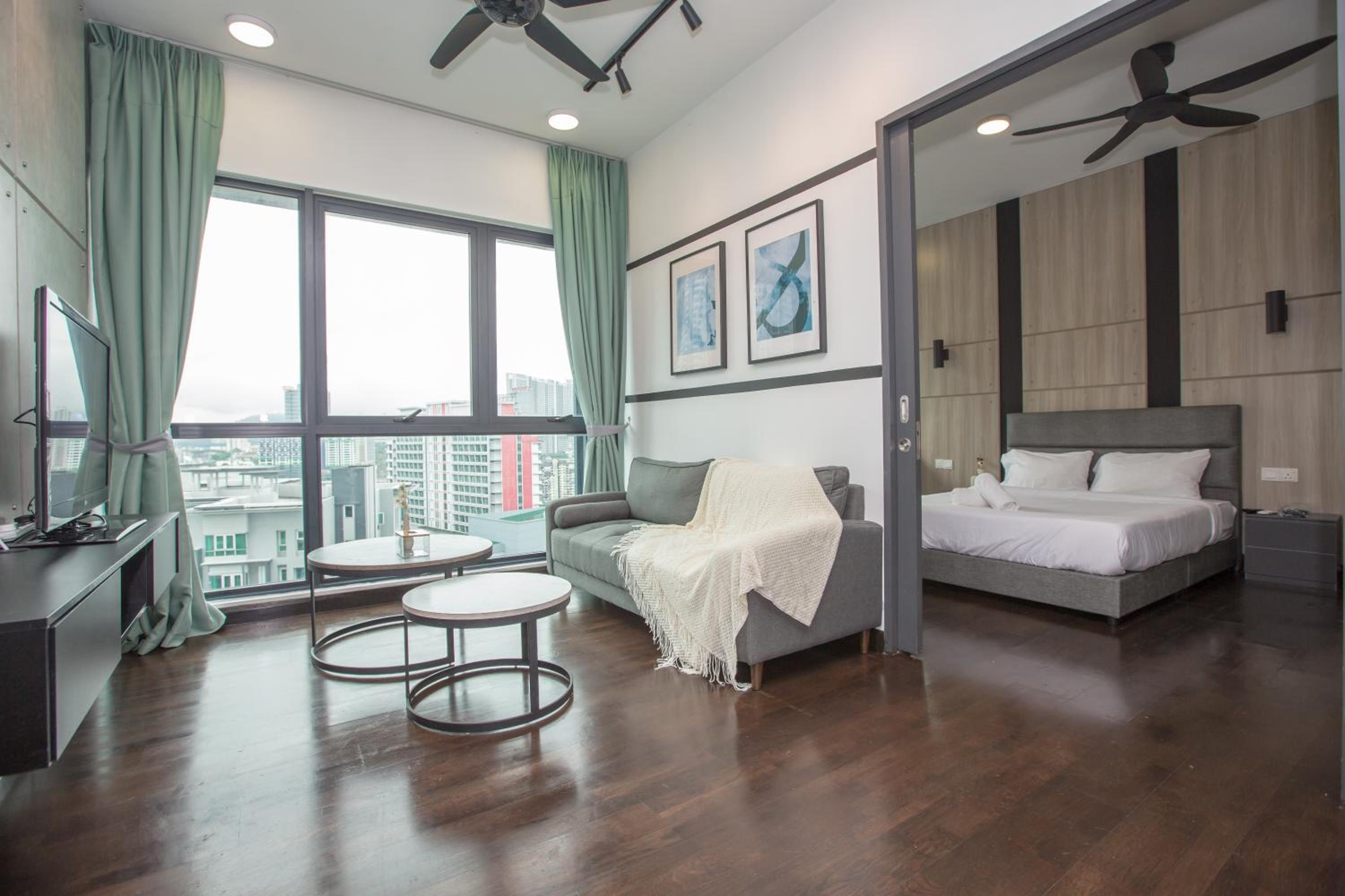 V Residence at Sunway Velocity by MY TRIP & MY STAY