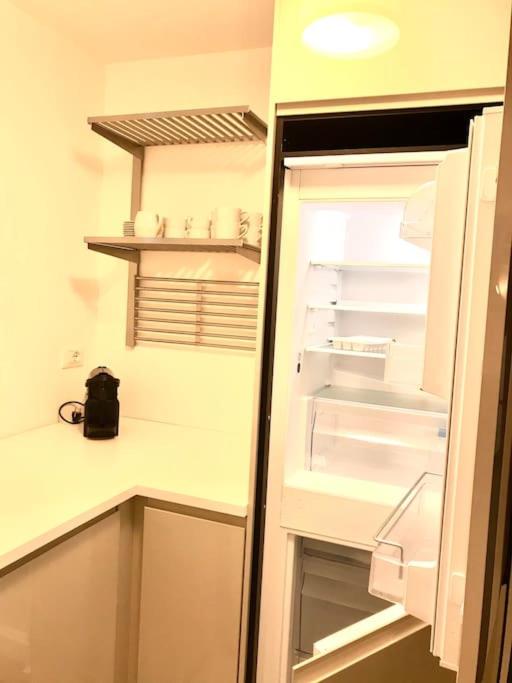 Large Taverna 2BR 2BA Steps to Lift Full Kitchen view 4