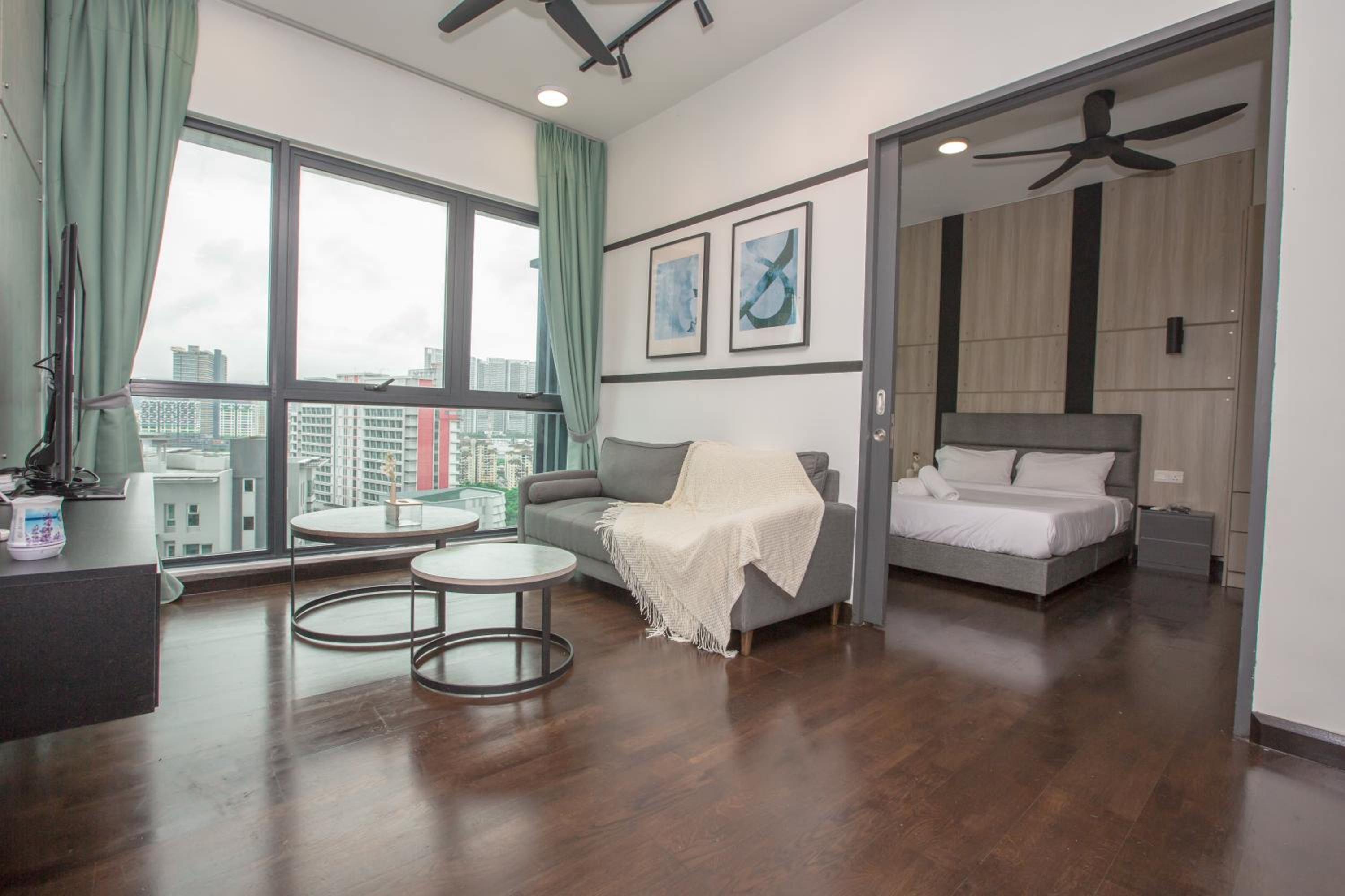 V Residence at Sunway Velocity by MY TRIP & MY STAY