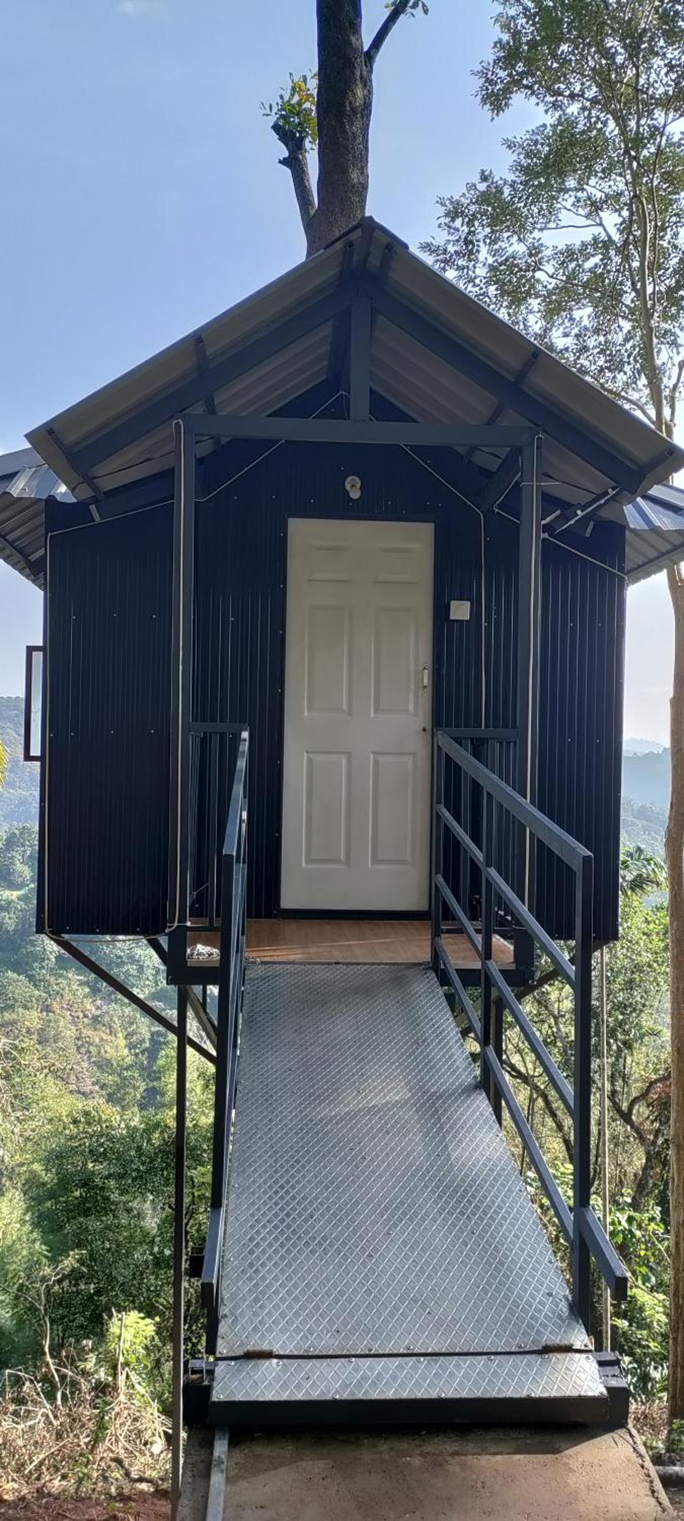 Coffee Camp Home Stay with Tree house