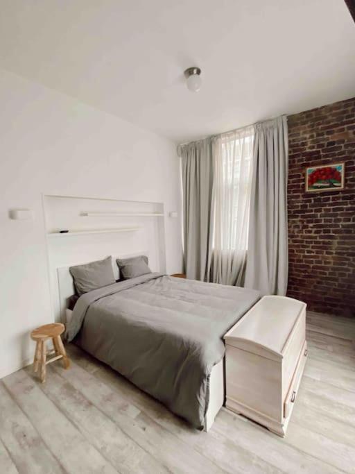Beautiful spacious 1 bedroom loft
