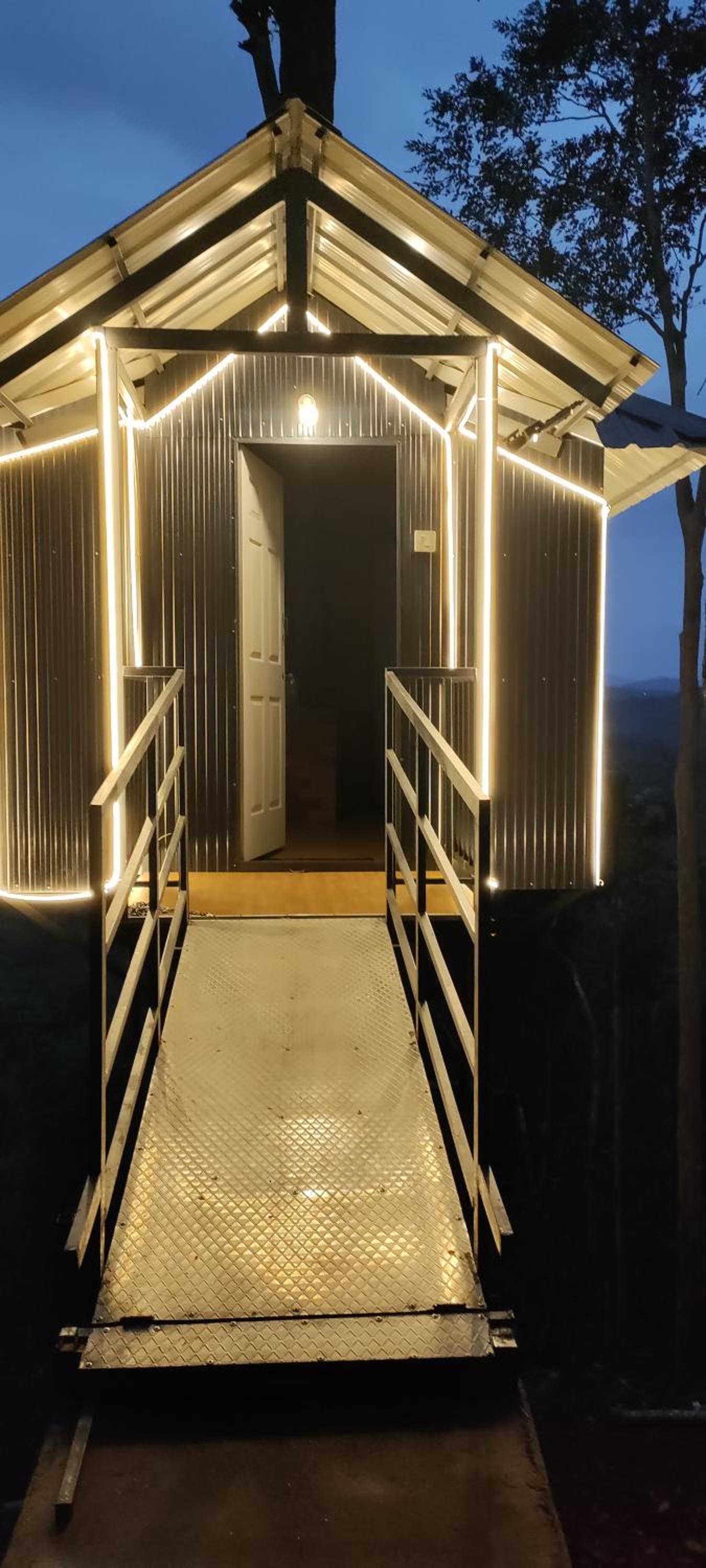 Coffee Camp Home Stay with Tree house