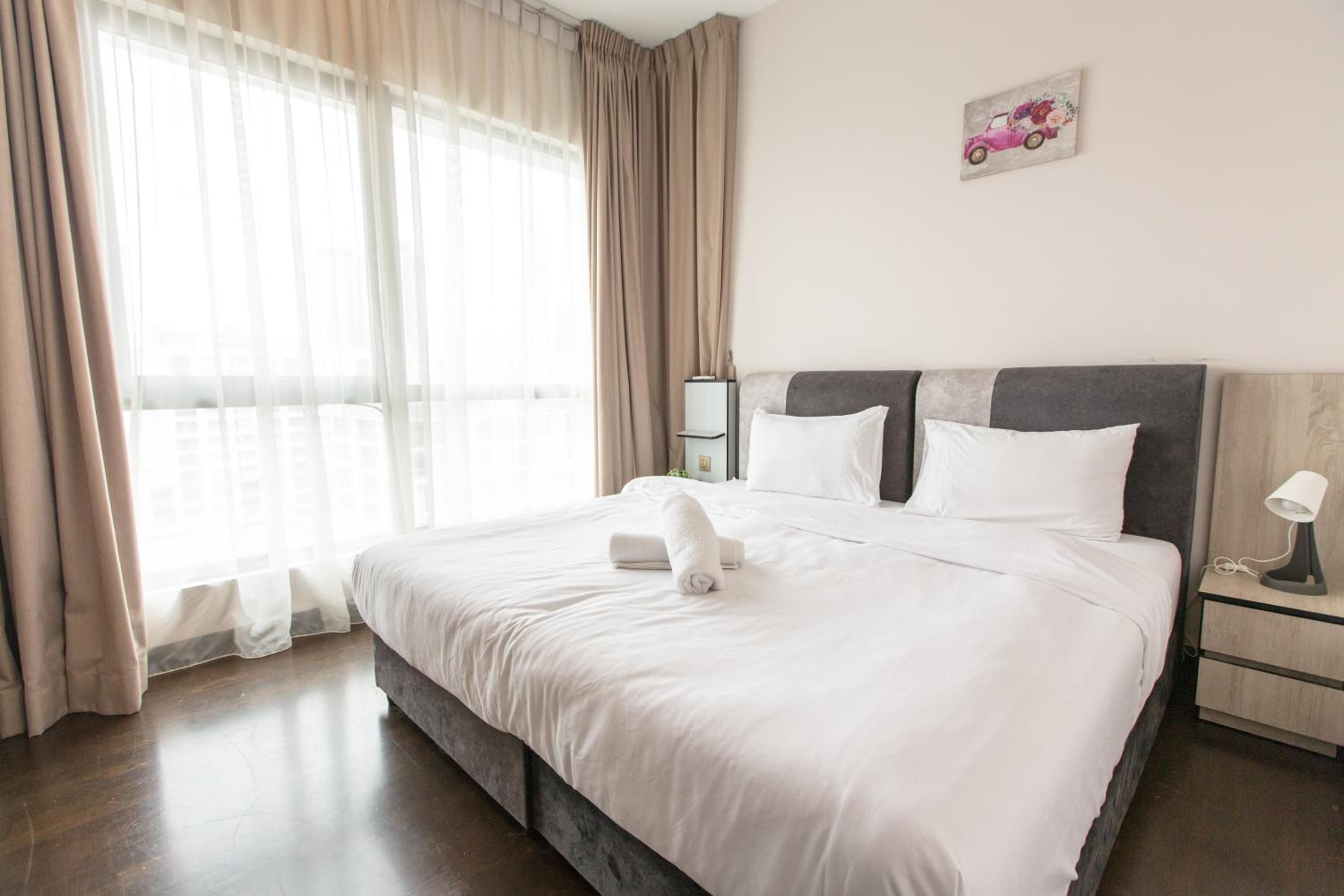 V Residence at Sunway Velocity by MY TRIP & MY STAY