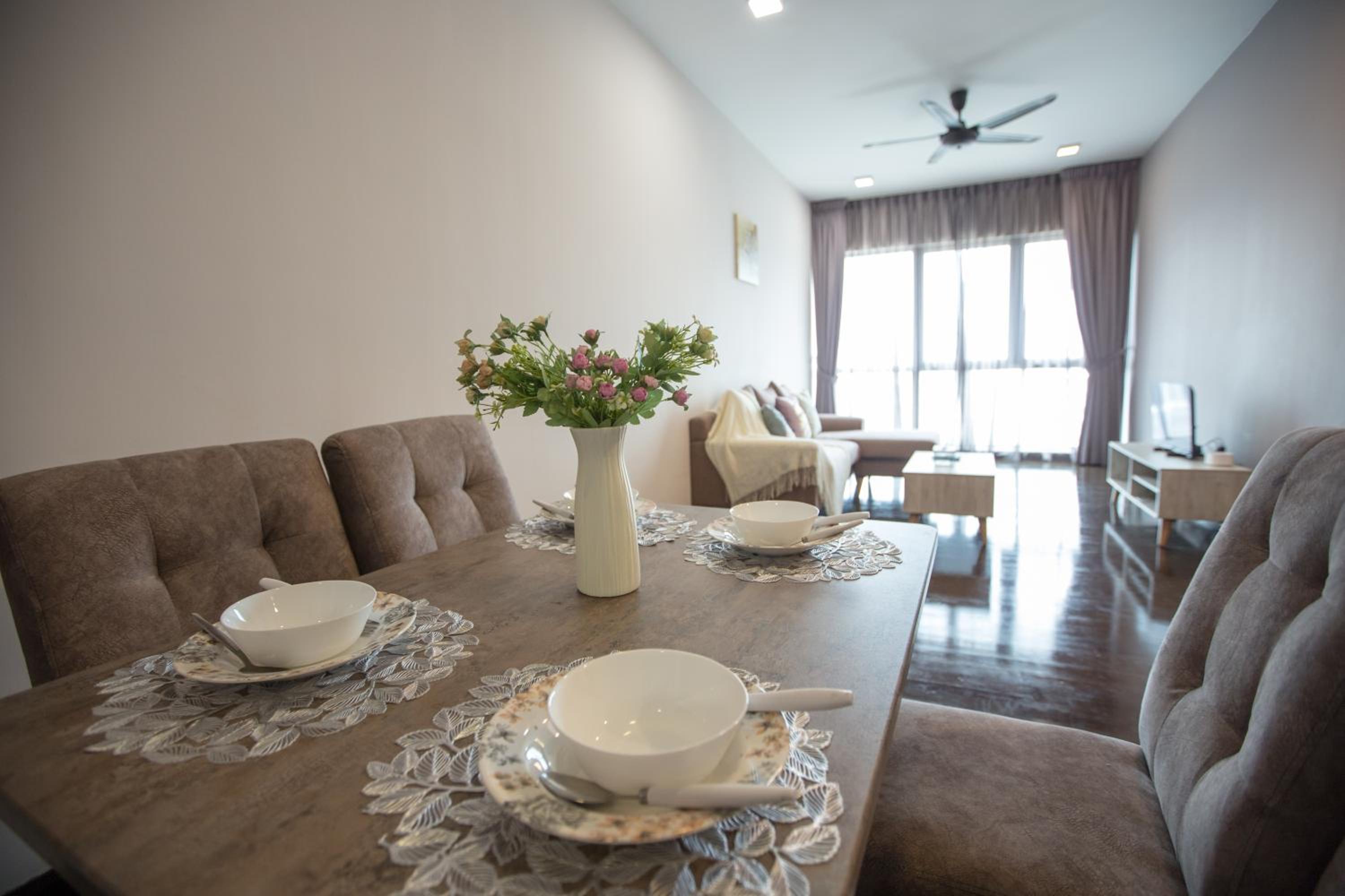 V Residence at Sunway Velocity by MY TRIP & MY STAY