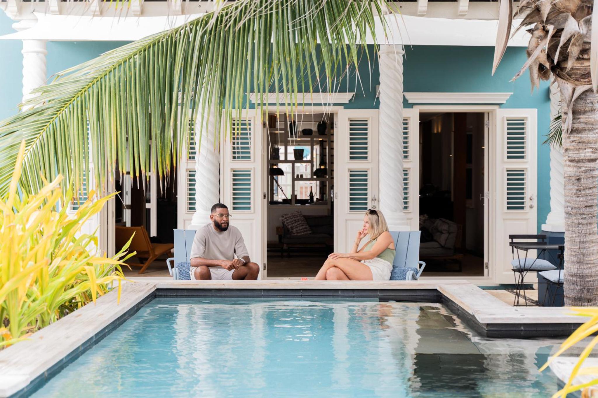 Private Oceanfront luxurious city villa with pool and beach