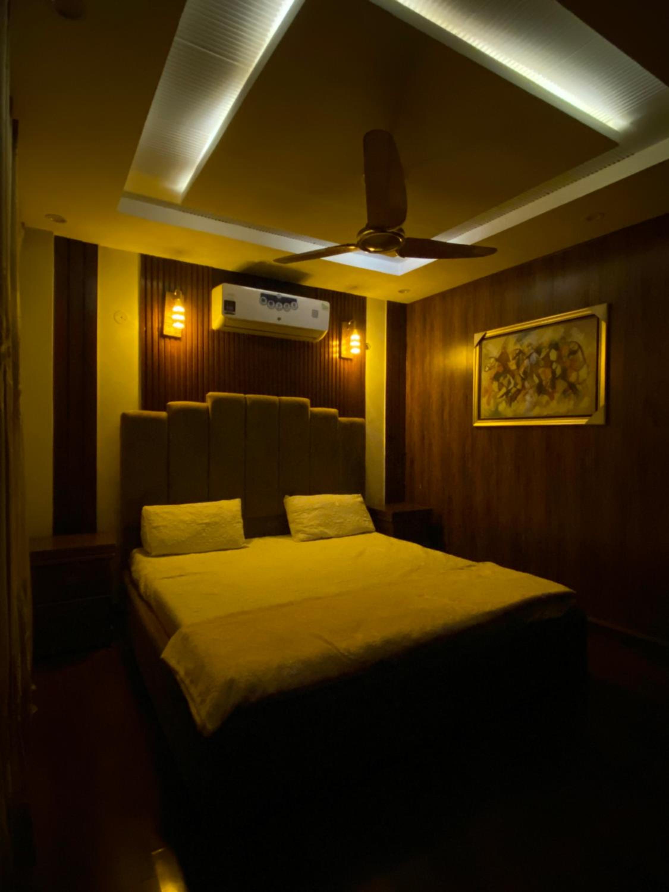 1 Bed Luxury Apartment In Bahria Town Lahore view 4