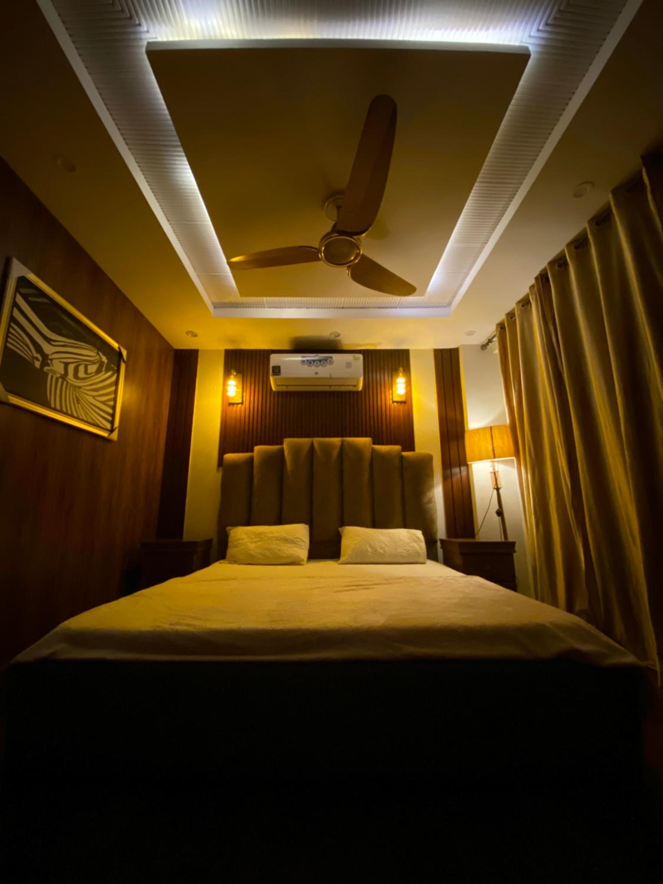 1 Bed Luxury Apartment In Bahria Town Lahore view 3