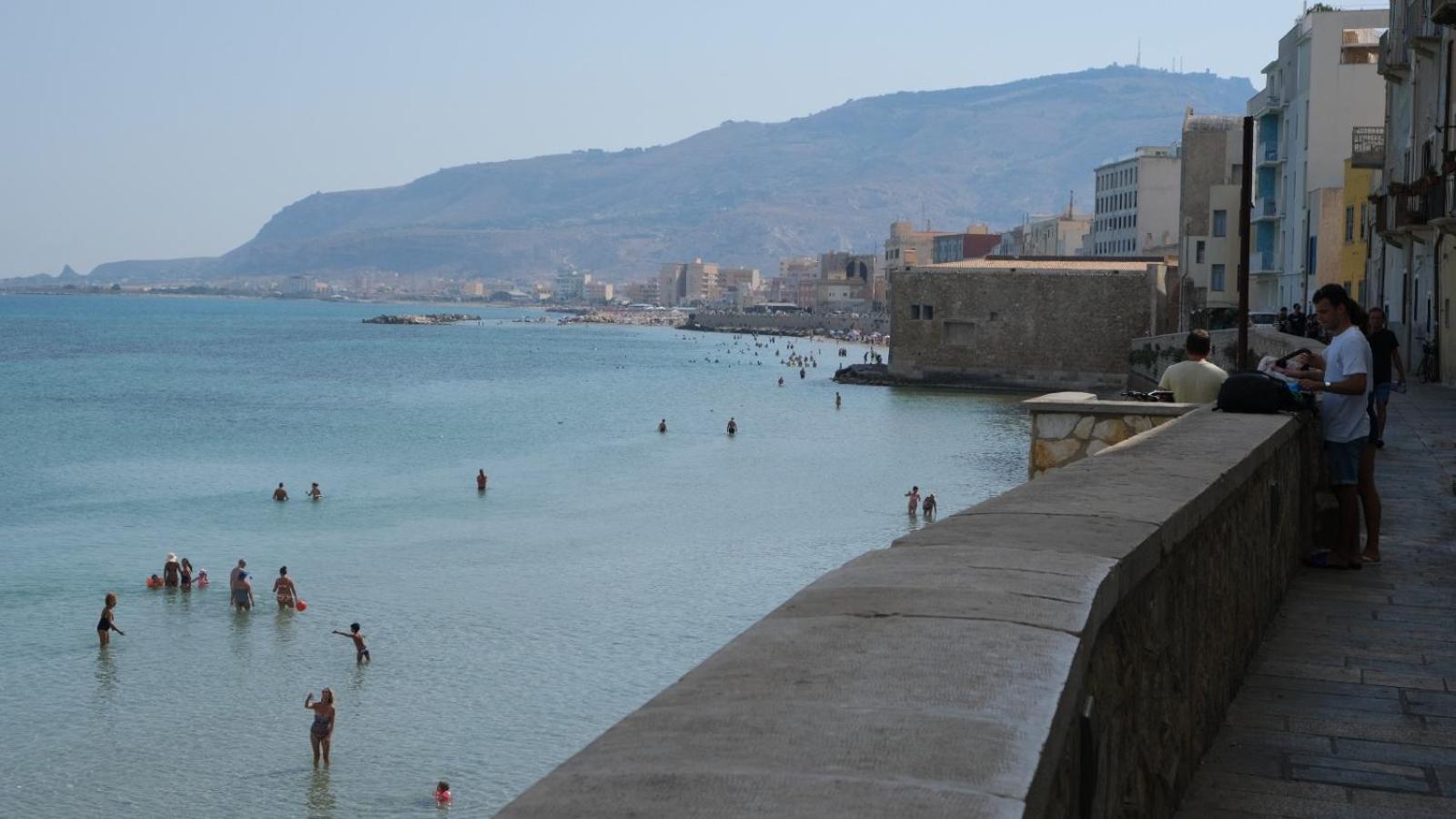 maremura , spiagge e isole a due passi