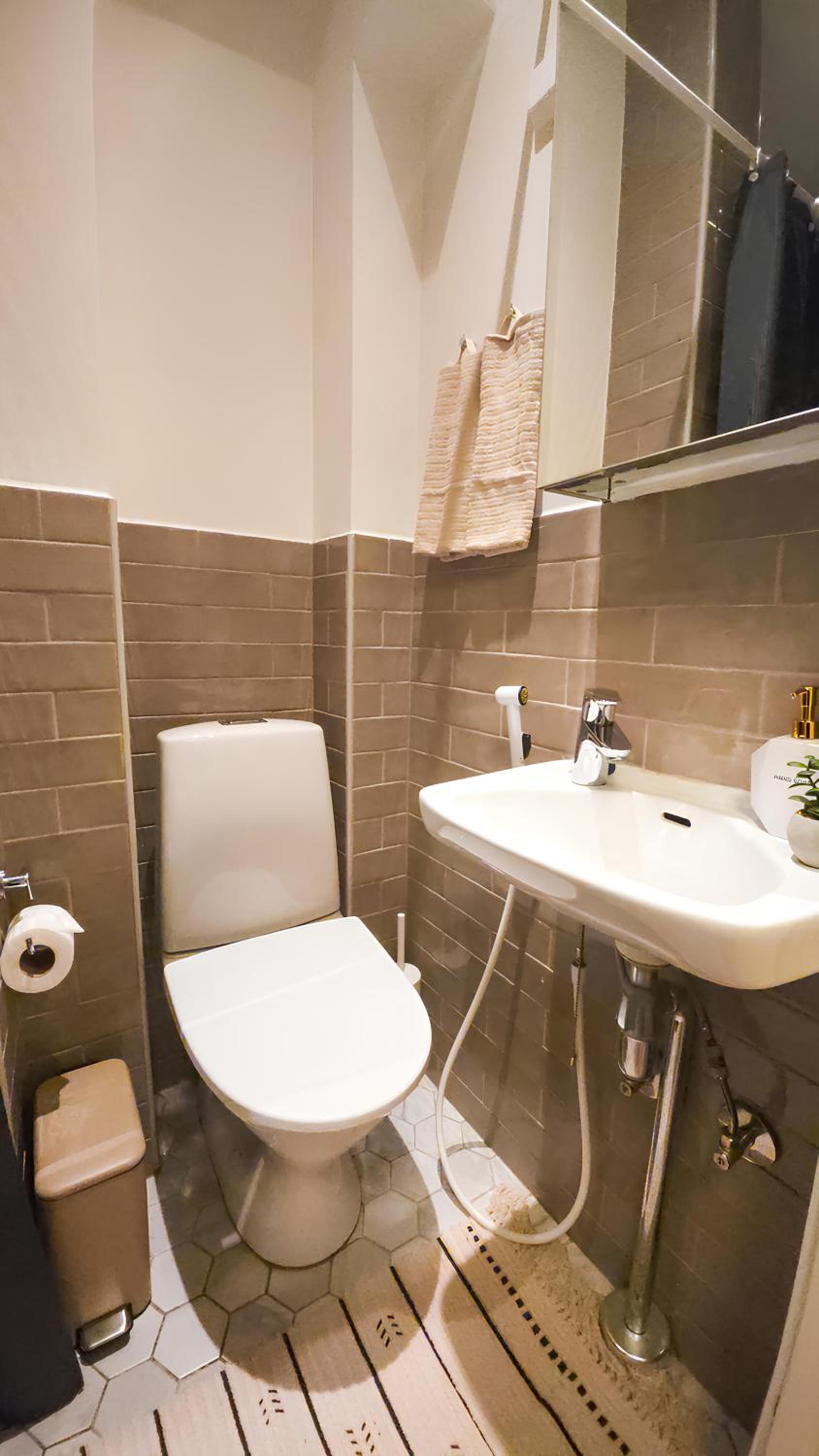 GuestFirst- Modern Boho Charm in Kallio Helsinki Center