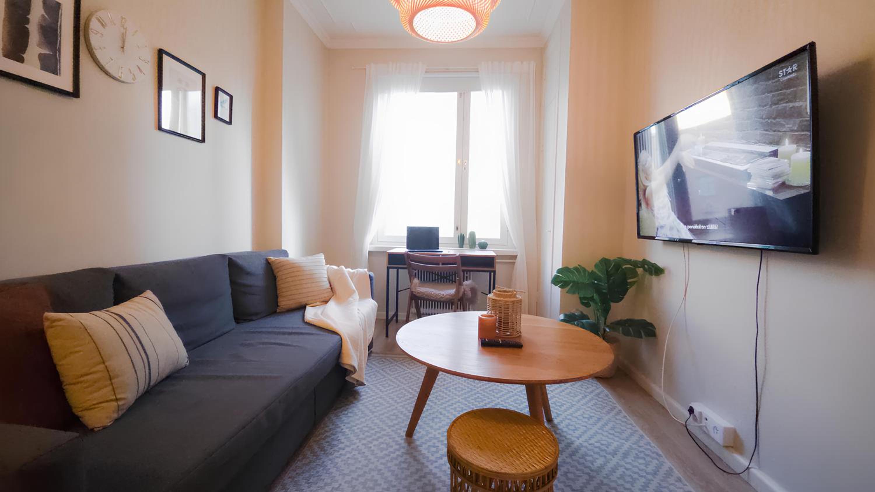 GuestFirst- Modern Boho Charm in Kallio Helsinki Center