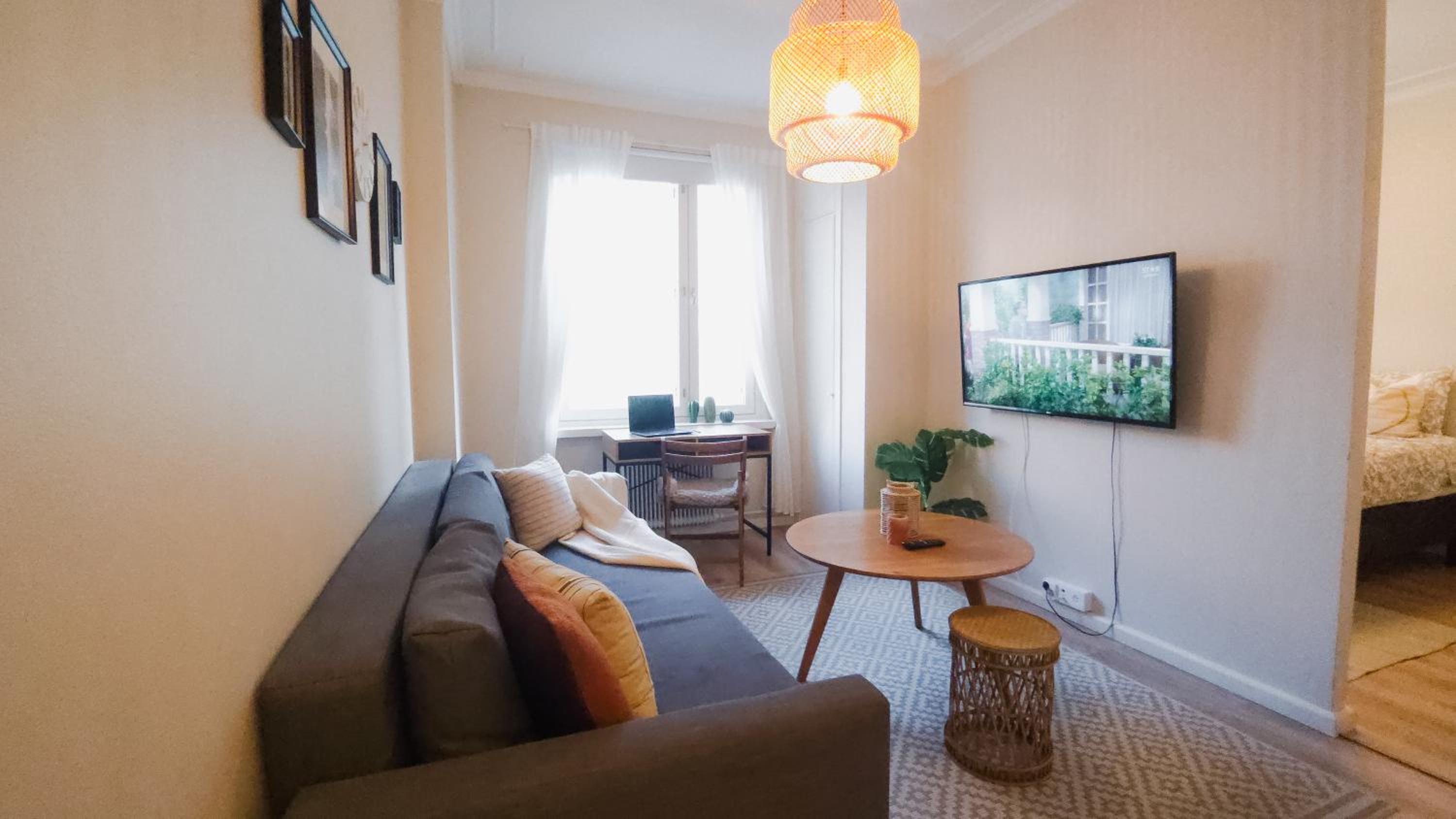 GuestFirst- Modern Boho Charm in Kallio Helsinki Center