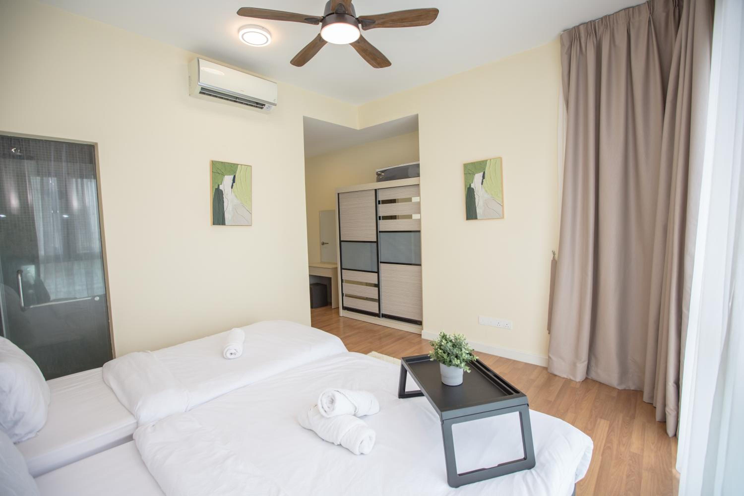 V Residence at Sunway Velocity by MY TRIP & MY STAY