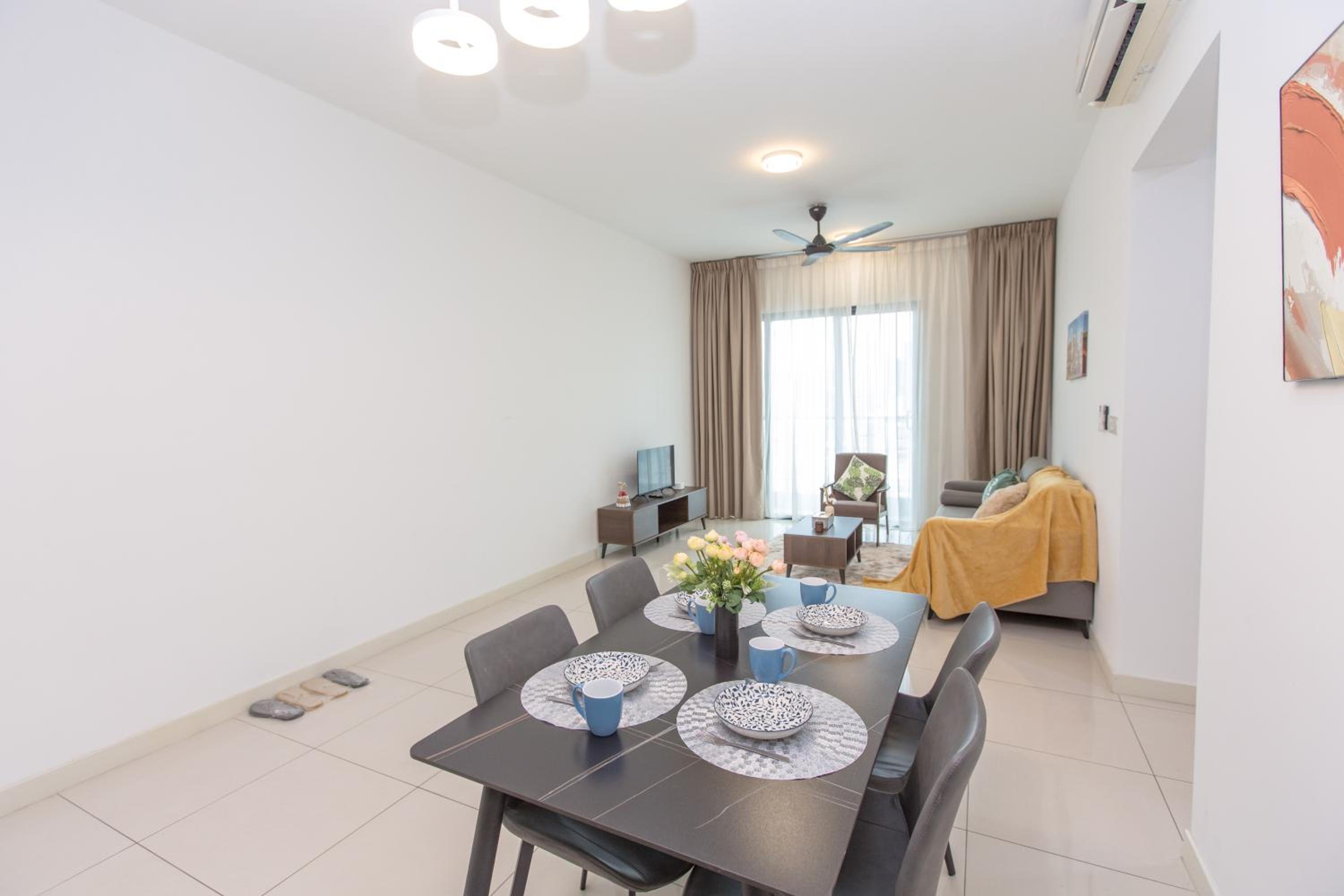 V Residence at Sunway Velocity by MY TRIP & MY STAY