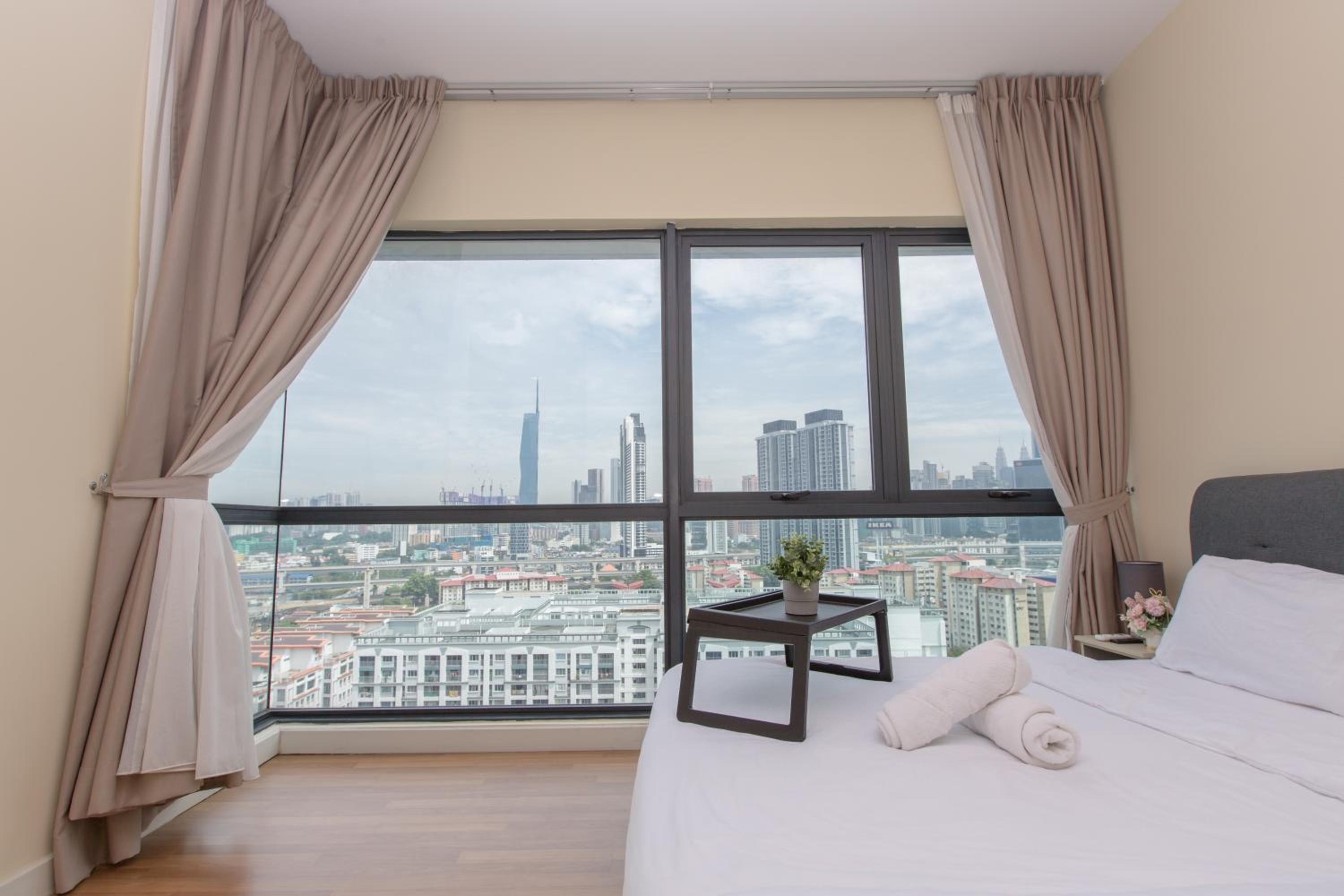 V Residence at Sunway Velocity by MY TRIP & MY STAY