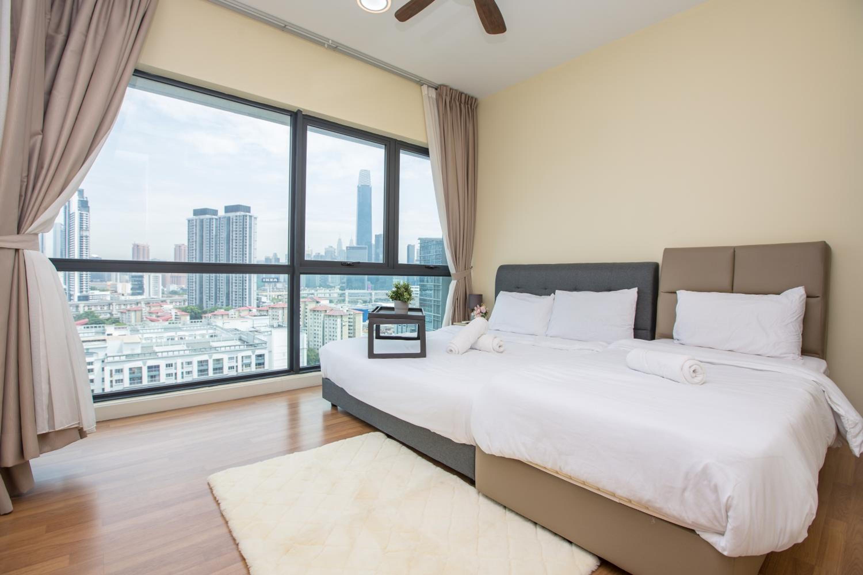 V Residence at Sunway Velocity by MY TRIP & MY STAY