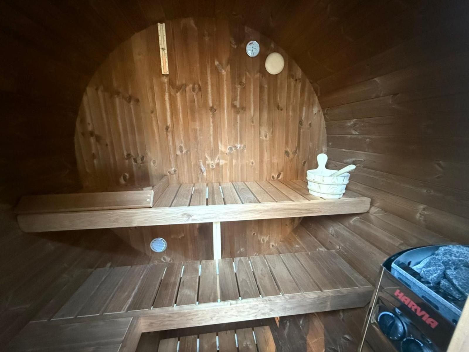 Villa Yarema Mountain Relax with Hot Jacuzzi & Sauna by BookVillaBG