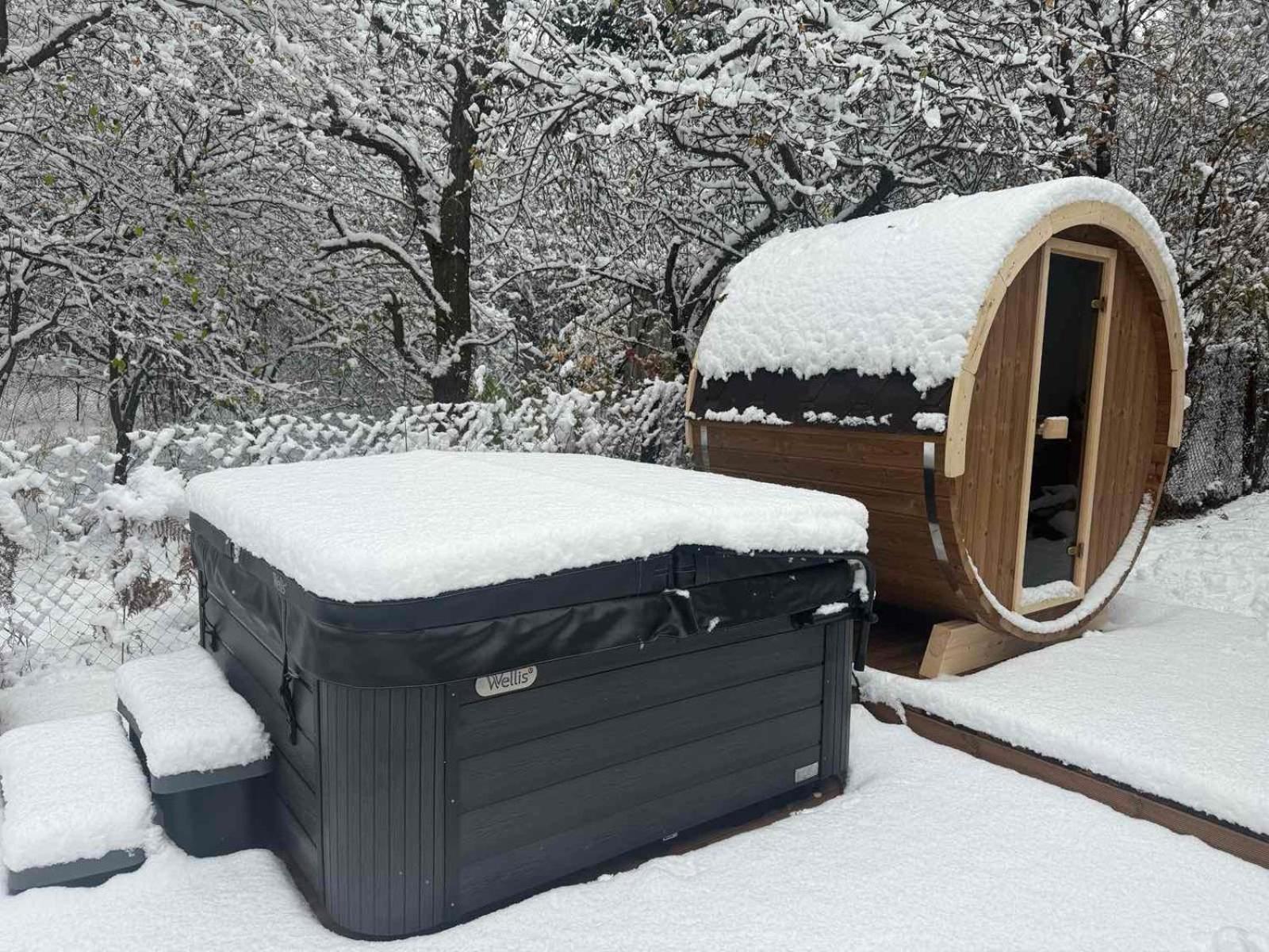 Villa Yarema Mountain Relax with Hot Jacuzzi & Sauna by BookVillaBG