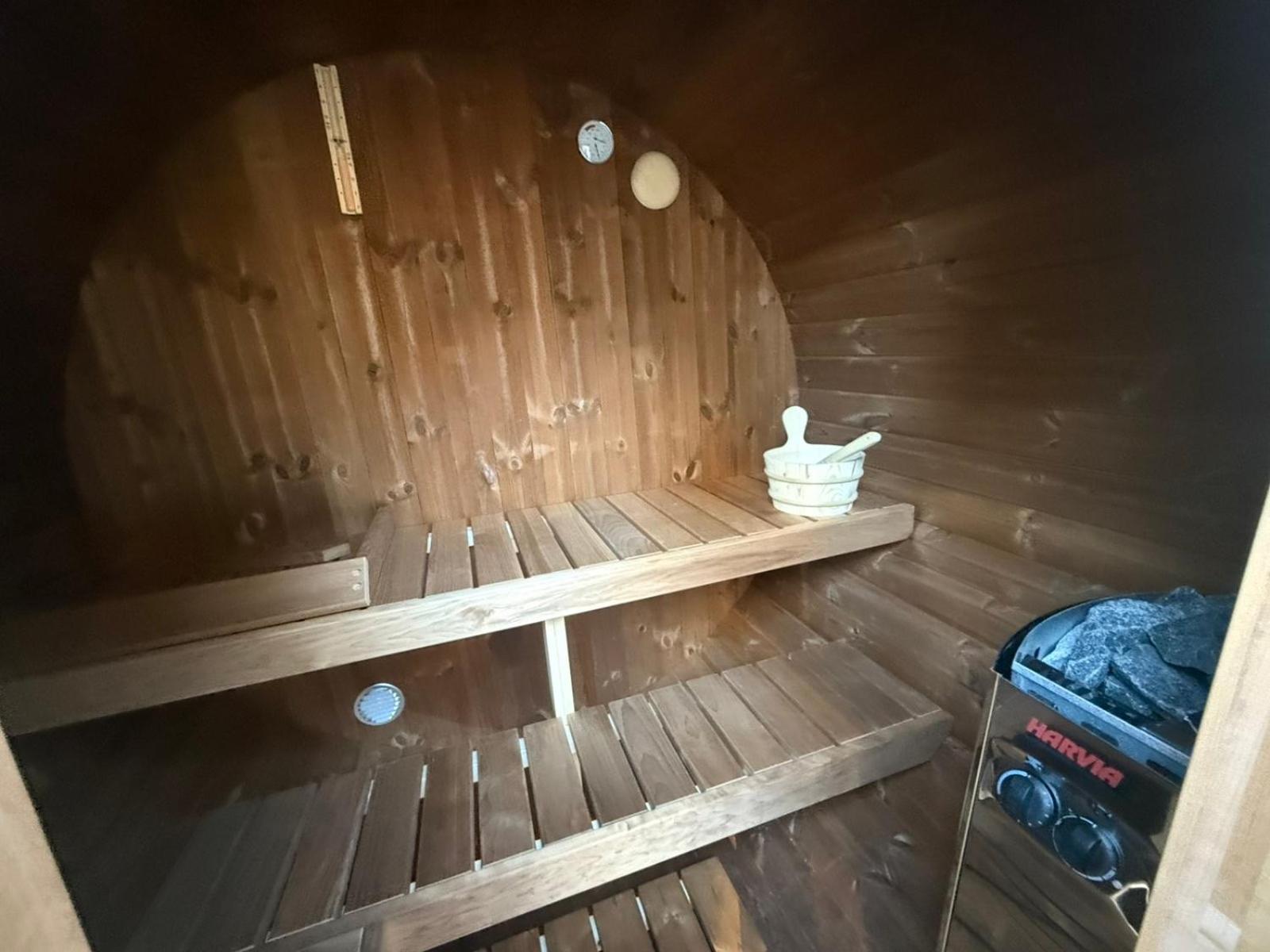 Villa Yarema Mountain Relax with Hot Jacuzzi & Sauna by BookVillaBG