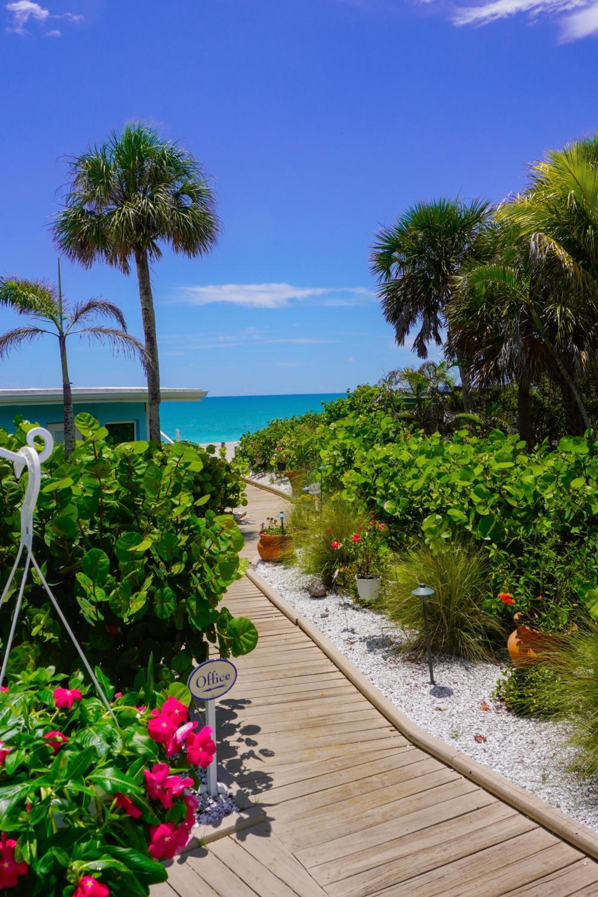 The Pearl Beach Inn