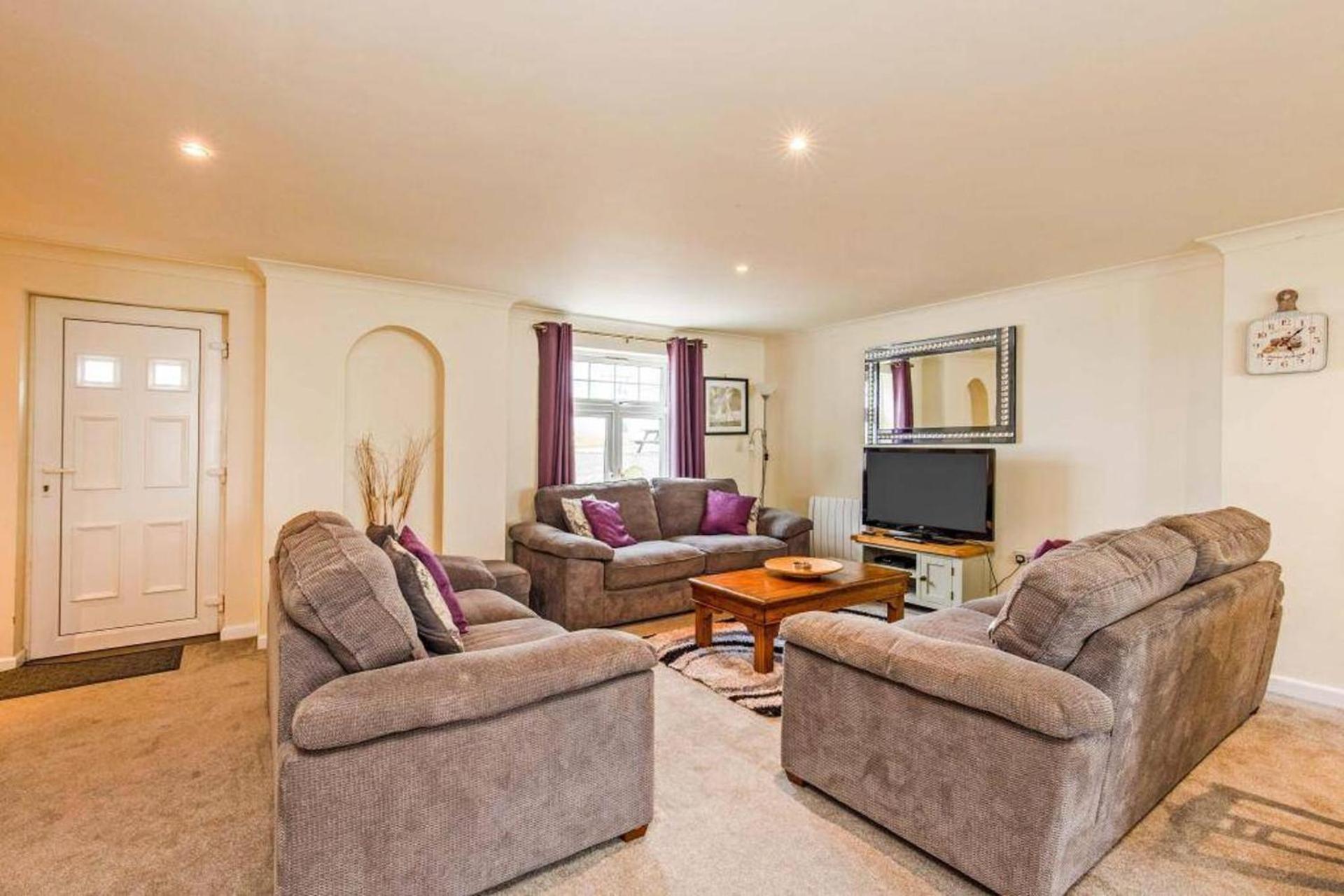 Atlantic Lodge 4-Beds Sleeps 10 Pool & Pets Ok view 2