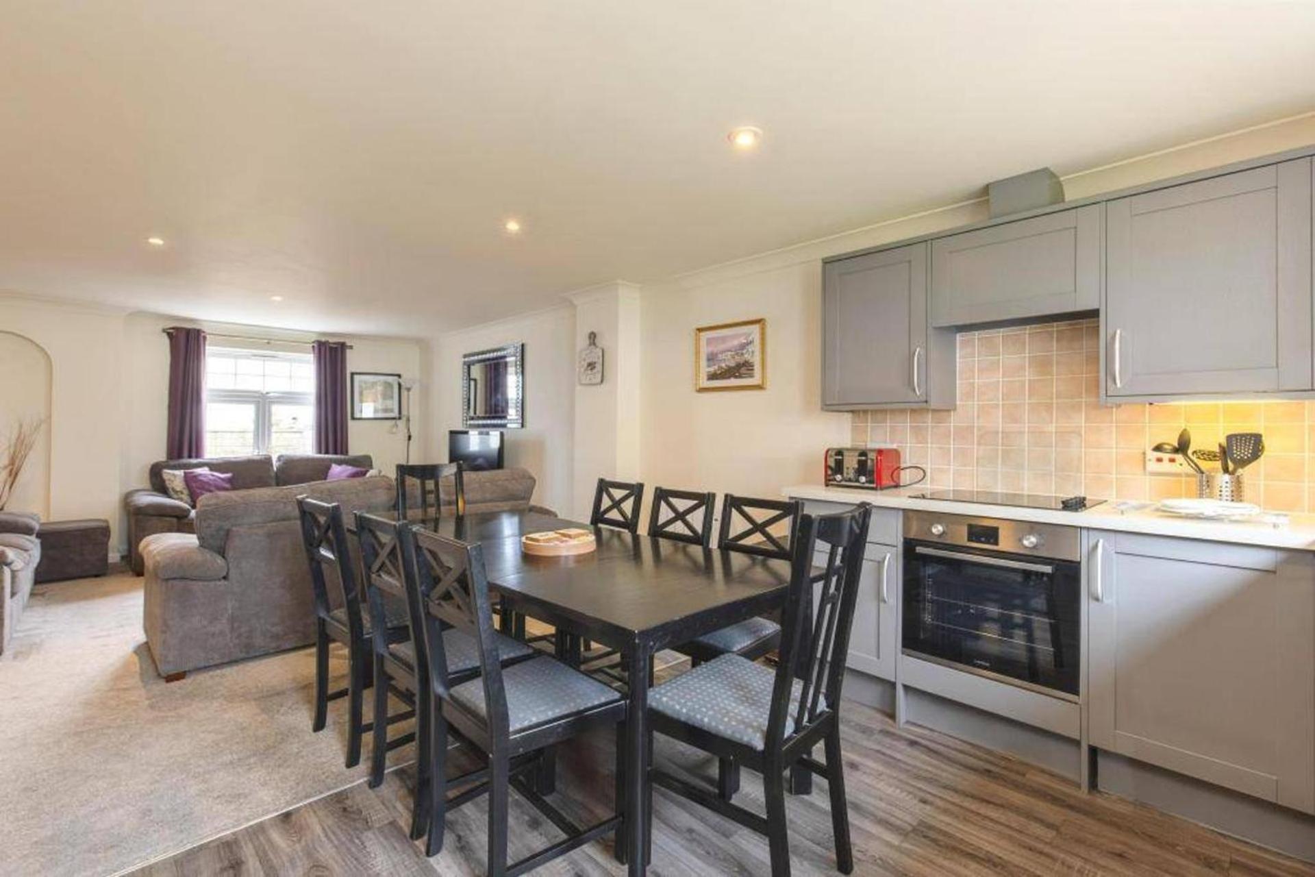 Atlantic Lodge 4-Beds Sleeps 10 Pool & Pets Ok view 4