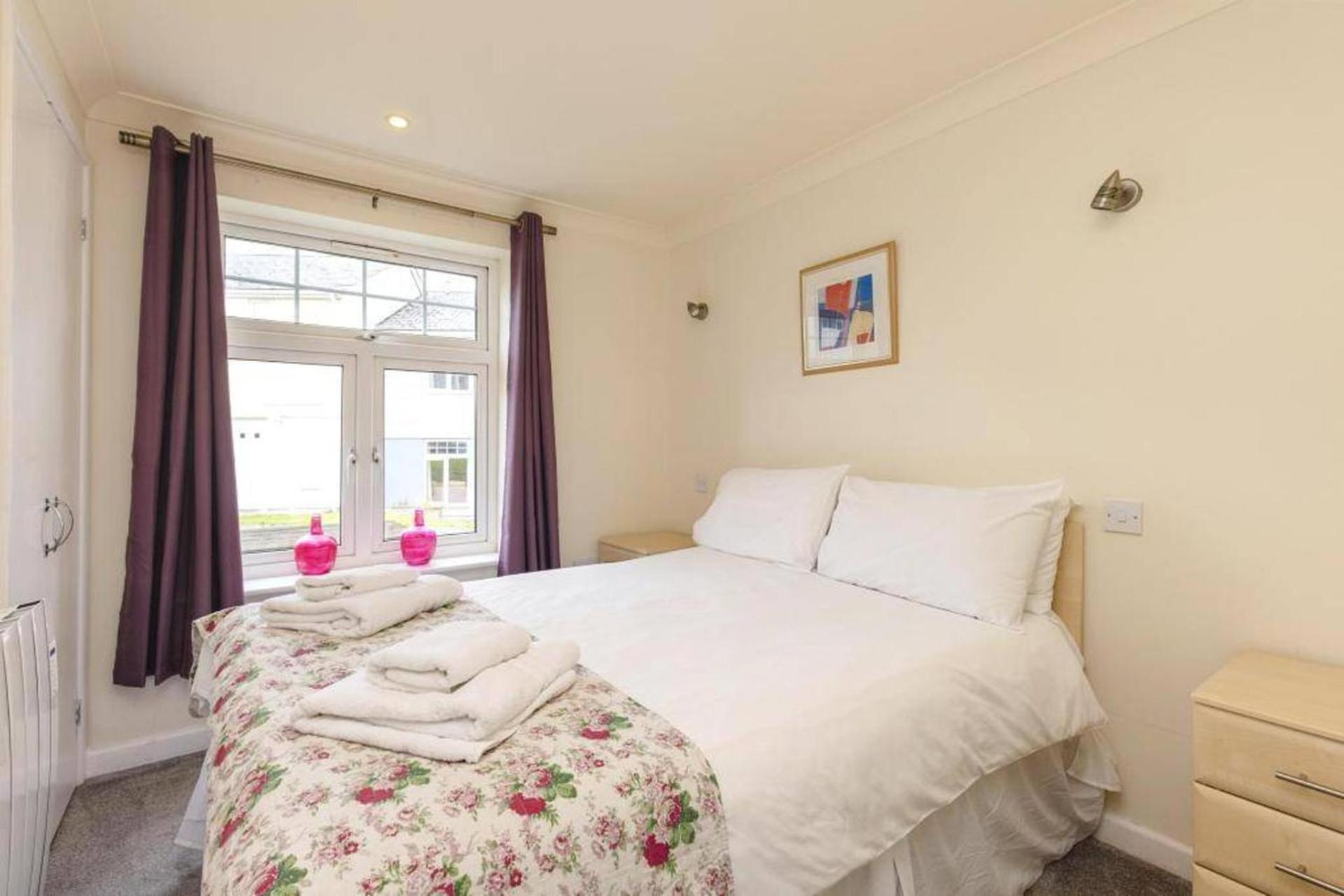 Atlantic Lodge 4-Beds Sleeps 10 Pool & Pets Ok view 3