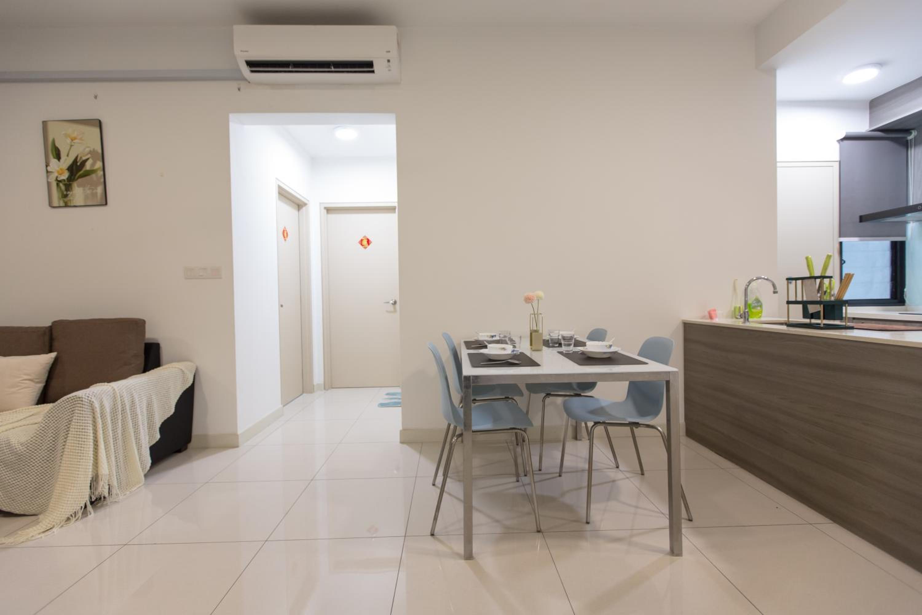 V Residence at Sunway Velocity by MY TRIP & MY STAY
