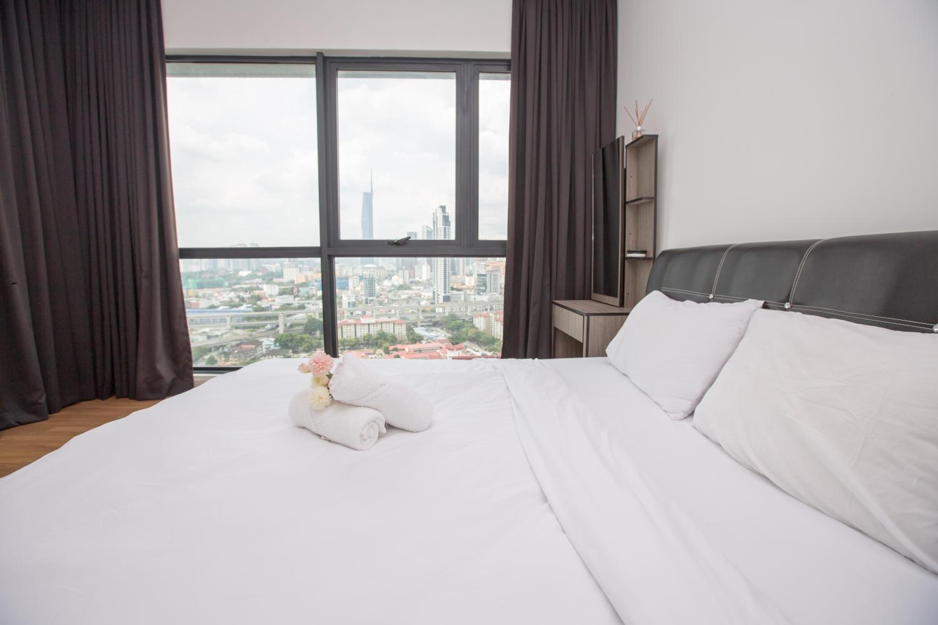 V Residence at Sunway Velocity by MY TRIP & MY STAY