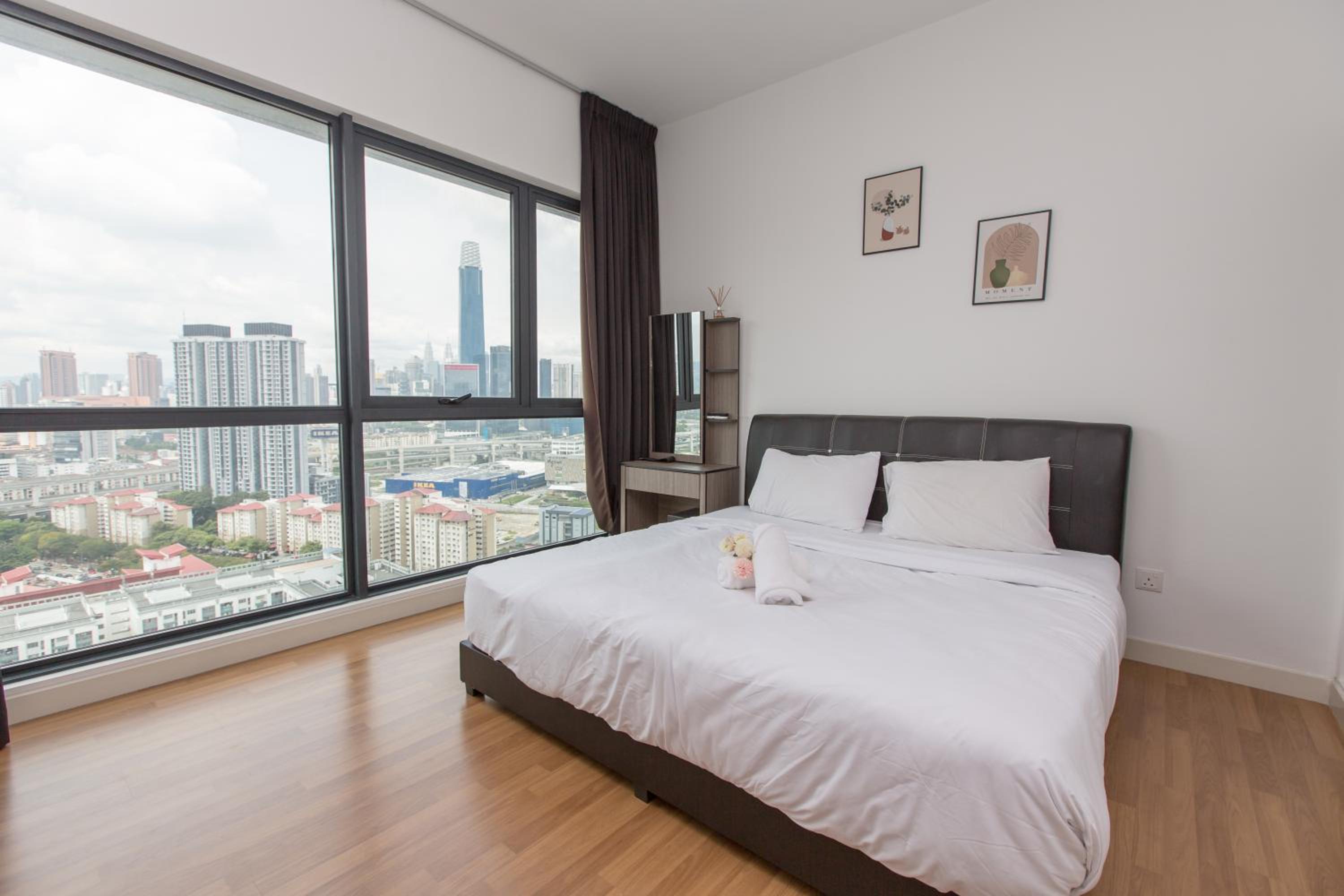 V Residence at Sunway Velocity by MY TRIP & MY STAY