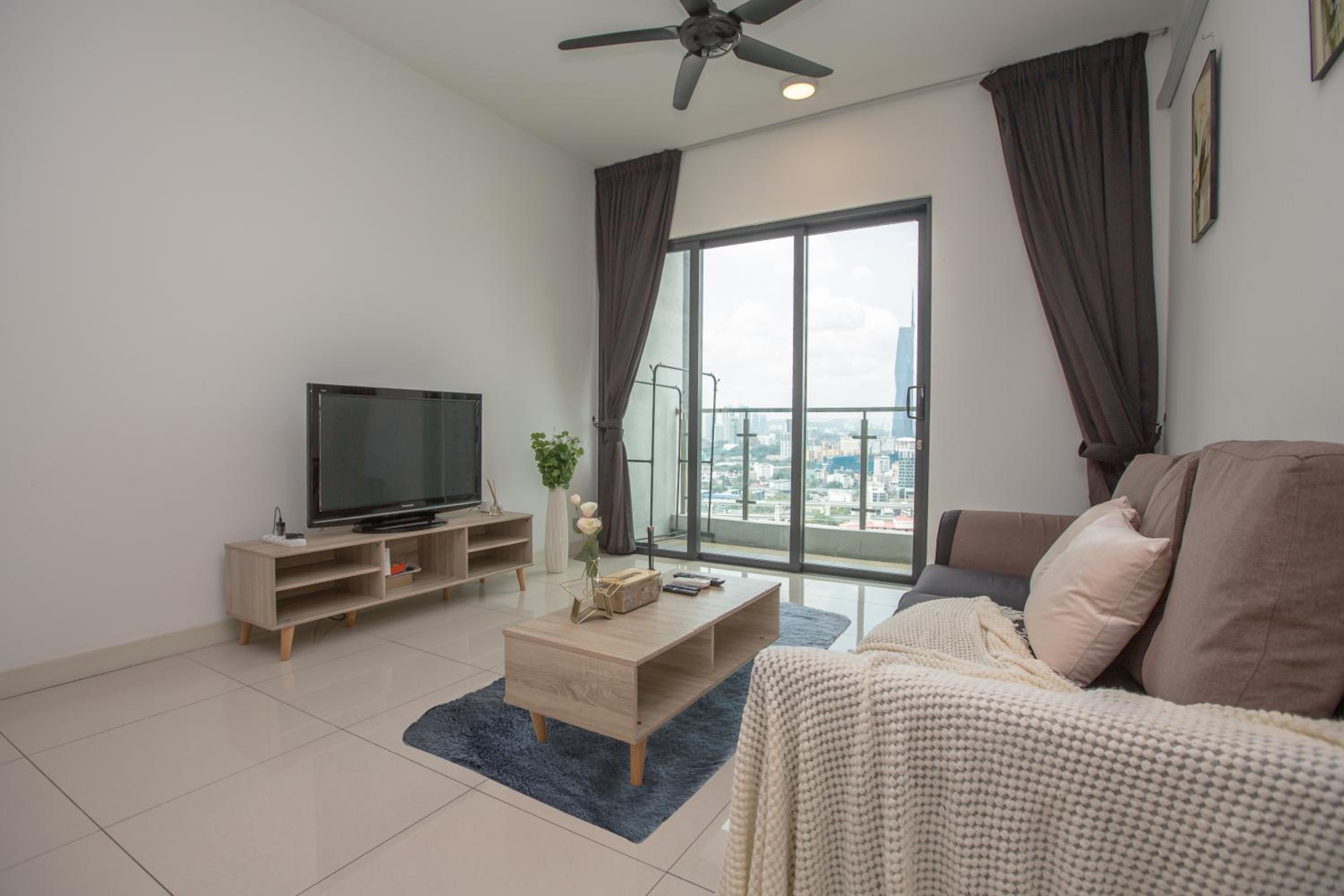 V Residence at Sunway Velocity by MY TRIP & MY STAY