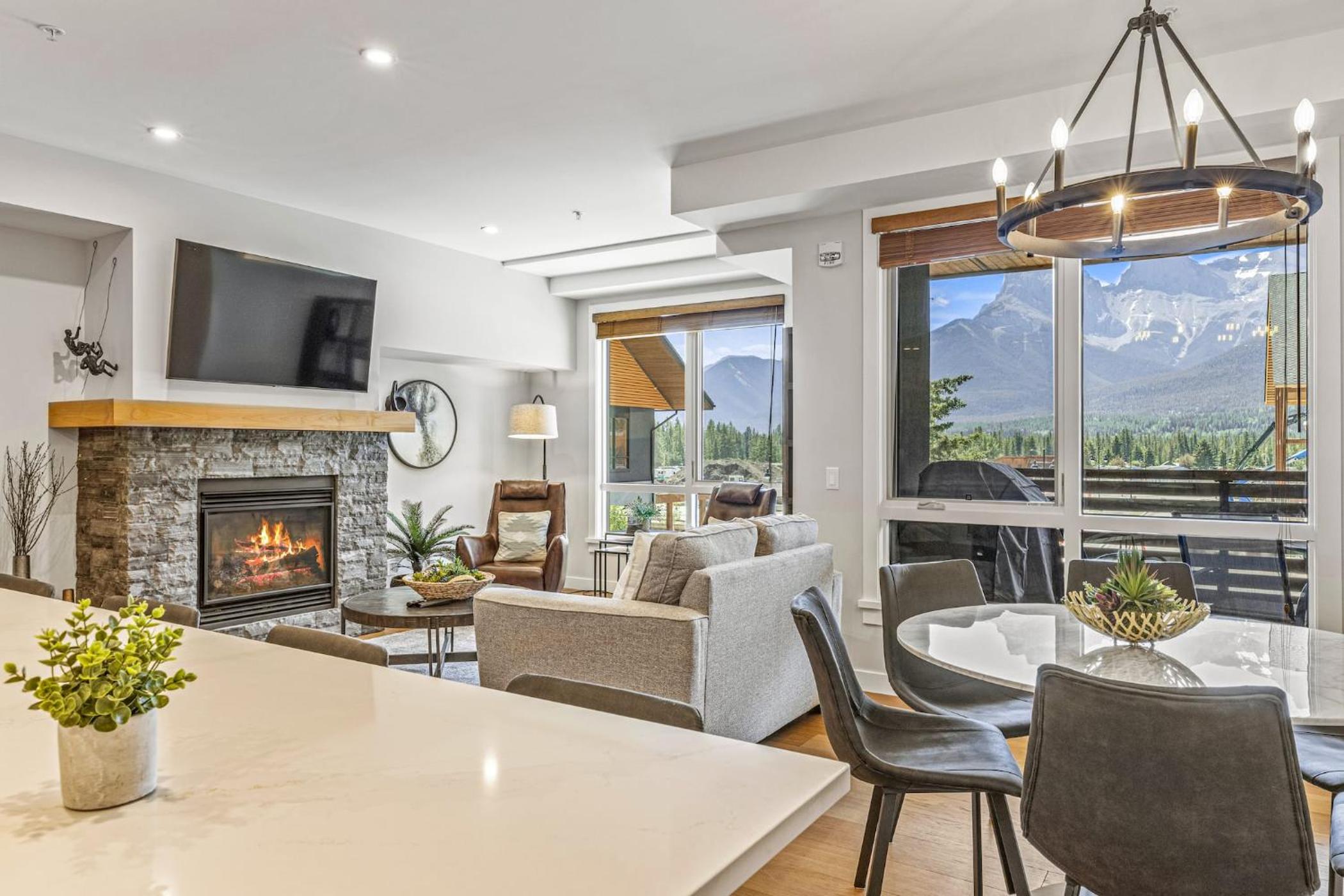 Elevated Mountain Living 2BD Spring Creek Unit