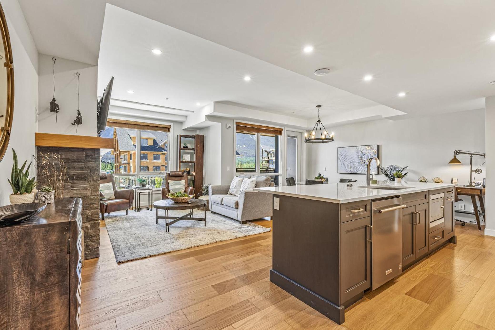 Elevated Mountain Living 2BD Spring Creek Unit